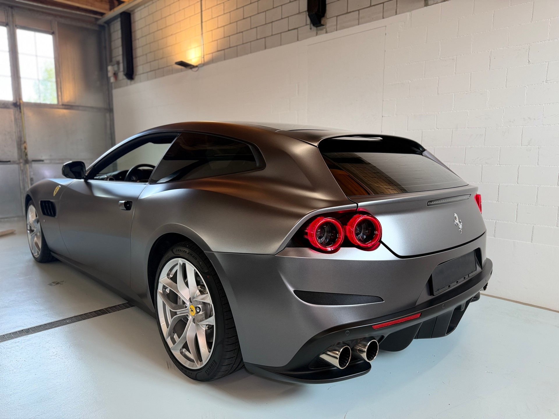 FERRARI GTC 4 Lusso T-image-4