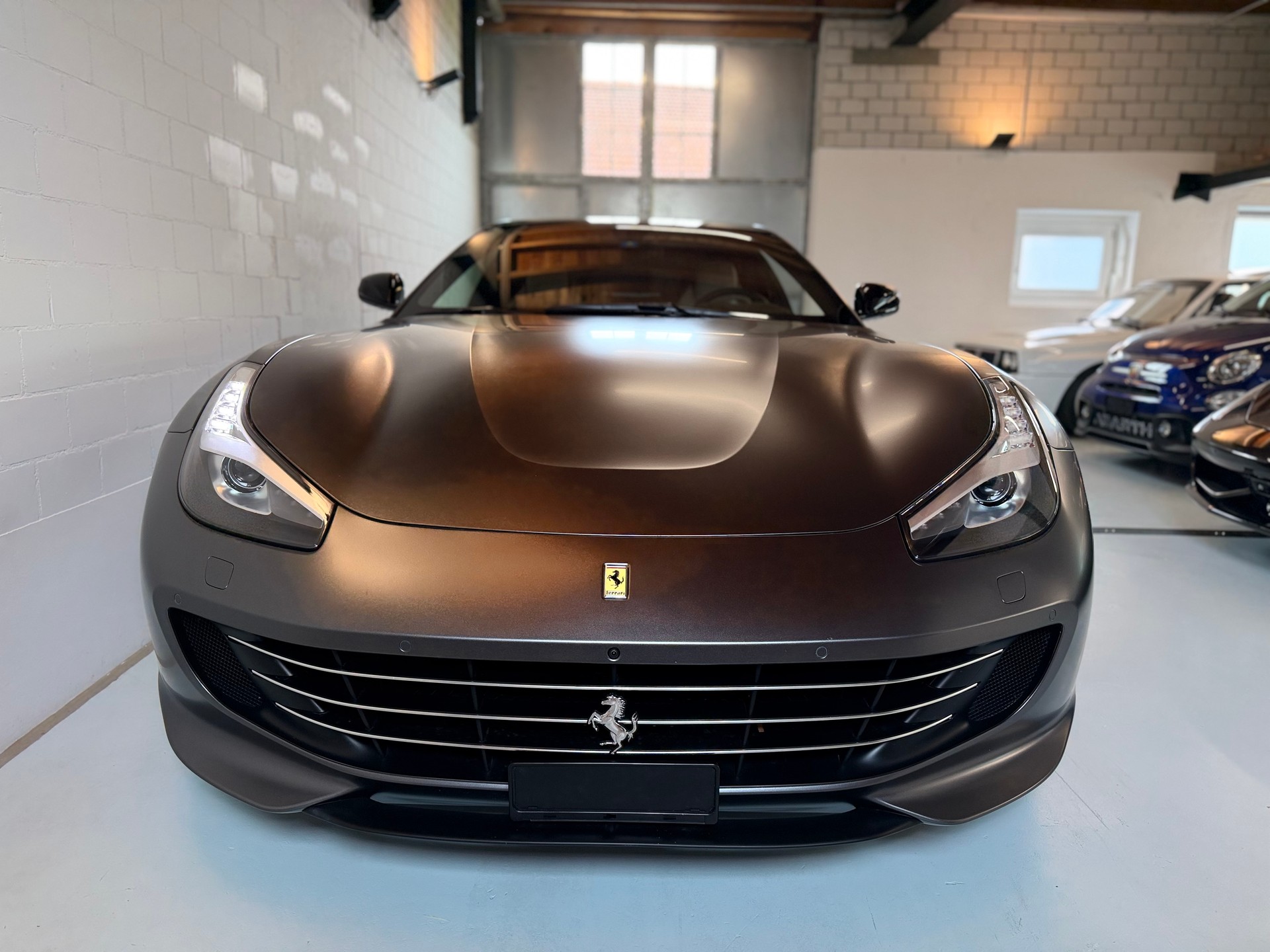 FERRARI GTC 4 Lusso T-showroom-element-1