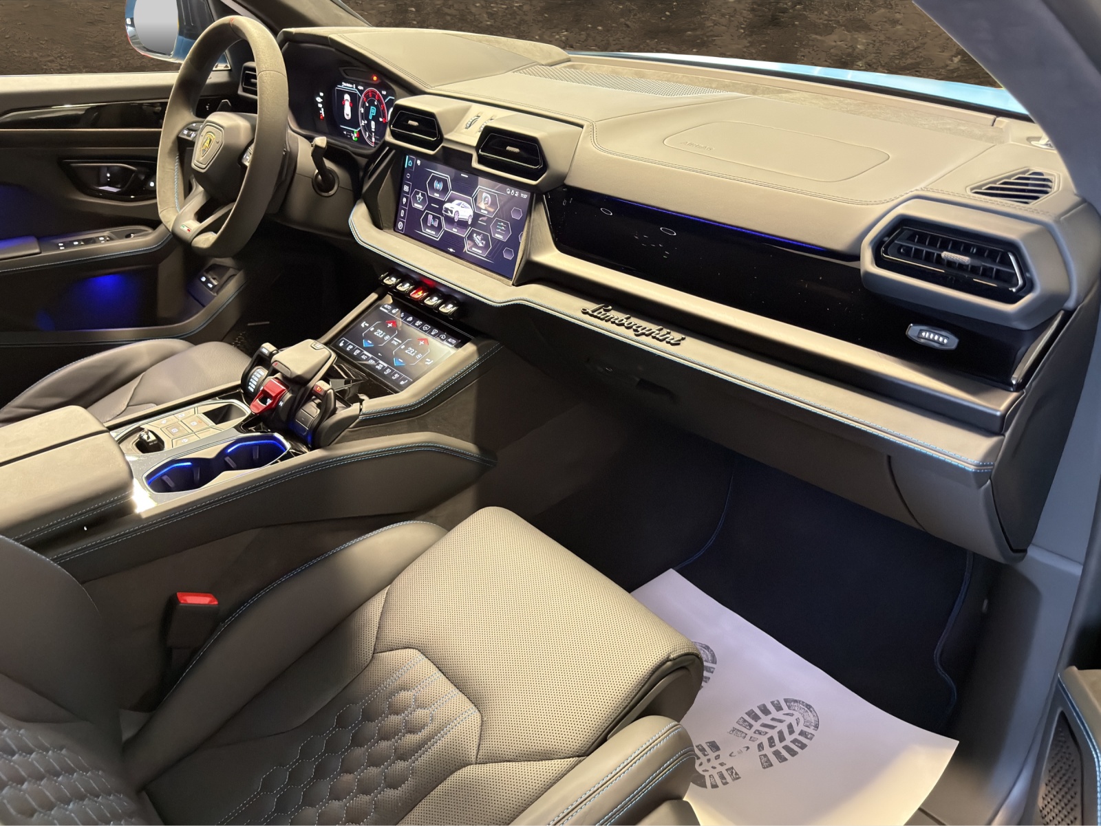 LAMBORGHINI Urus SE-image-15