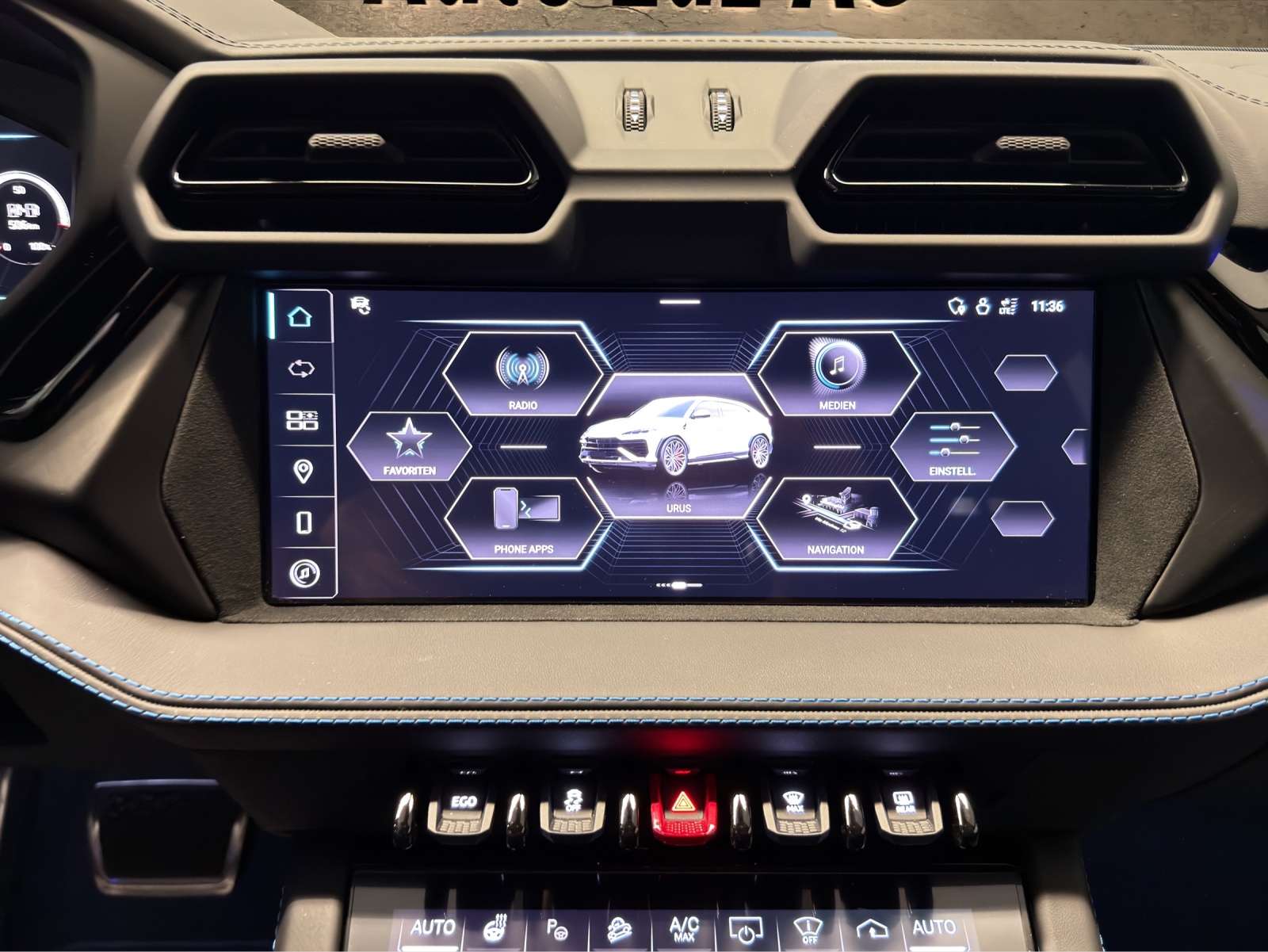 LAMBORGHINI Urus SE-image-12