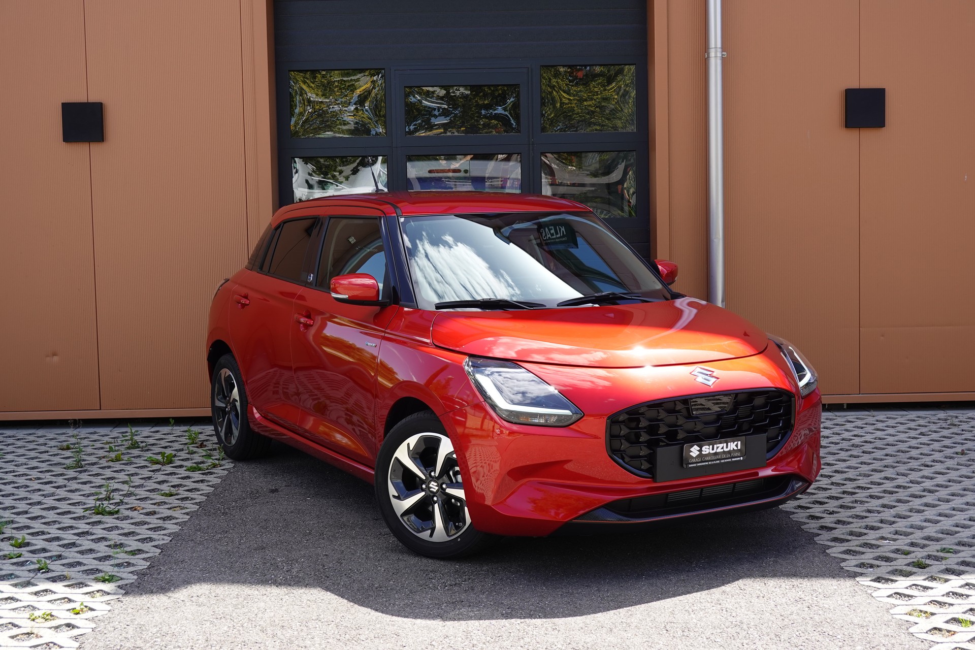SUZUKI Swift 1.2 Tradizio Top Hybrid CVT - "5 ans de garantie * Rétro Elect * Caméra * GPS * Apple Car Play * Rabais Taxe Auto"