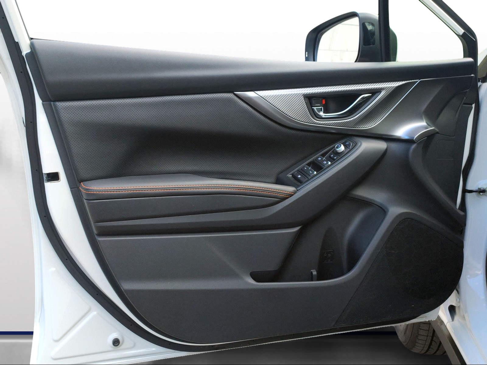 SUBARU XV 2.0i e-Boxer Luxury-image-6