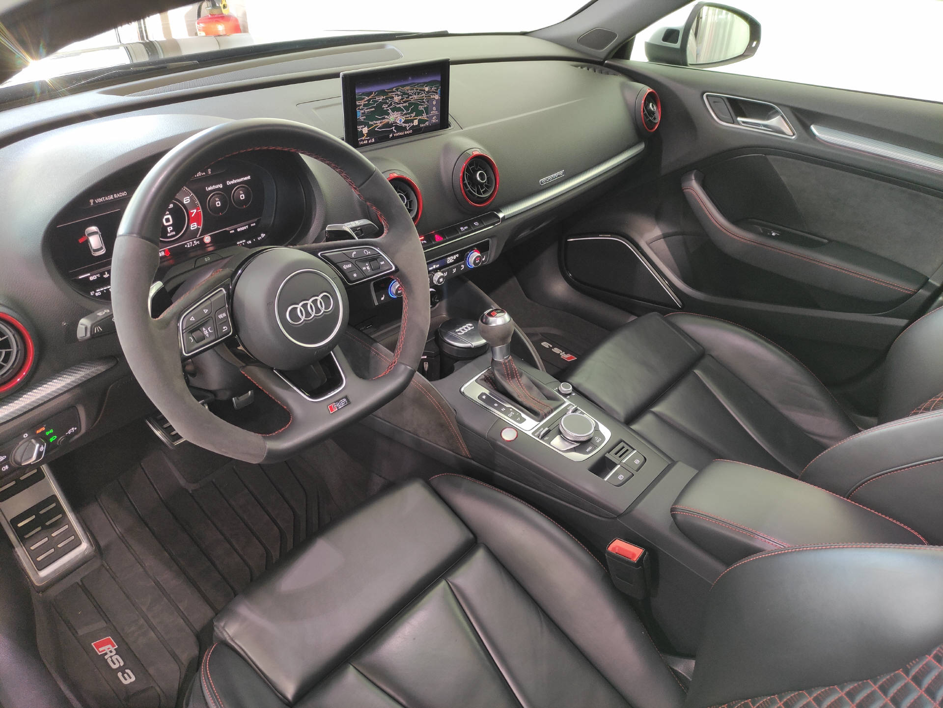 AUDI RS3 Sportback 2.5 TFSI quattro S-Tronic-showroom-element-3