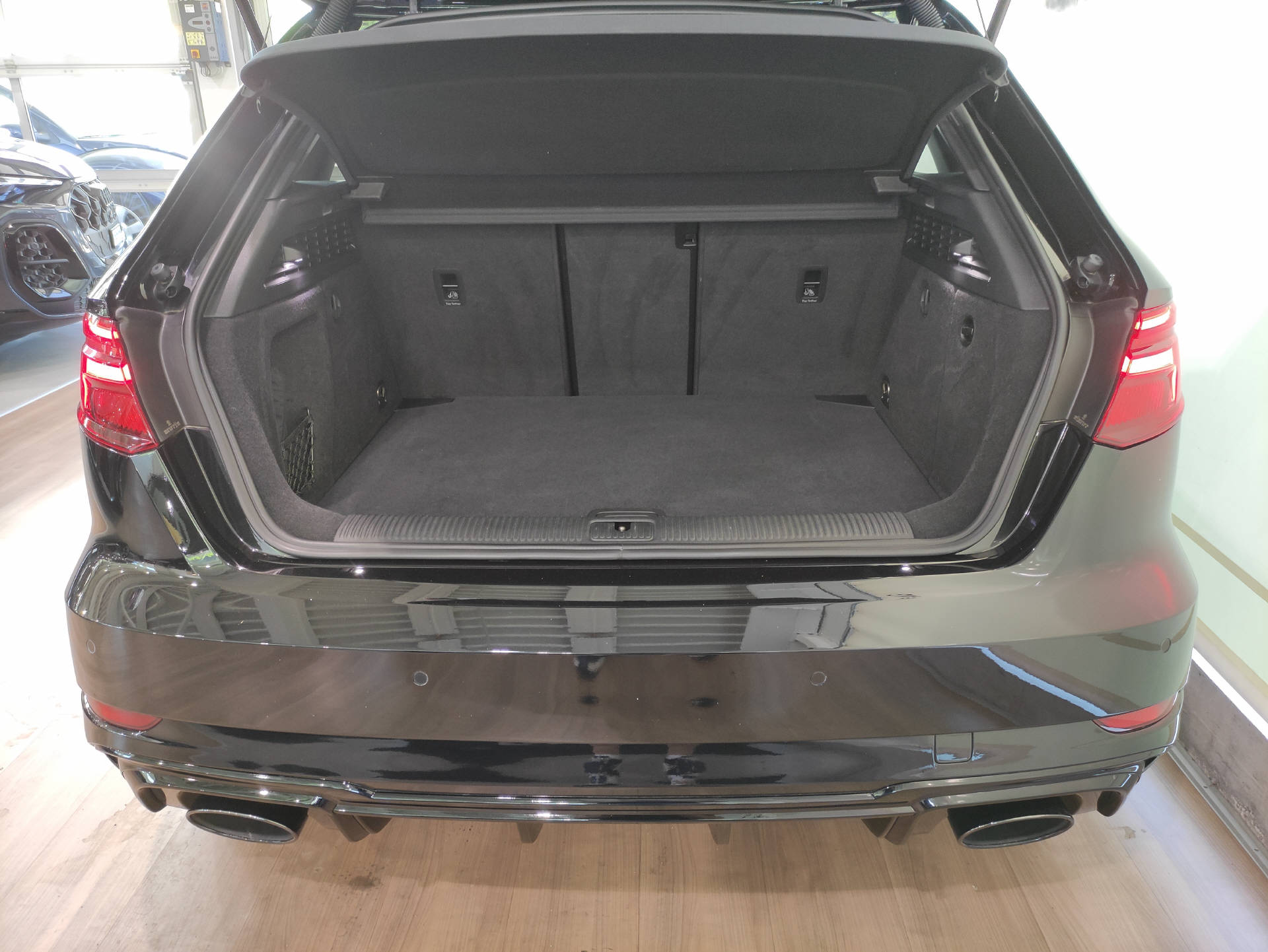 AUDI RS3 Sportback 2.5 TFSI quattro S-Tronic-image-13