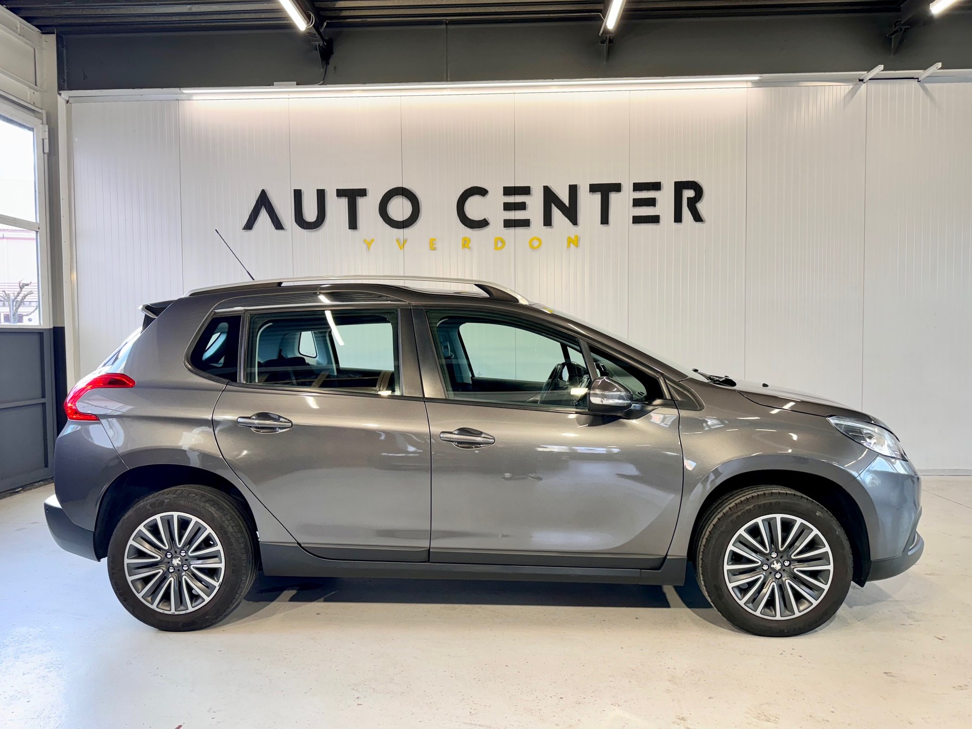 PEUGEOT 2008 1.2 PureTech Active EAT6