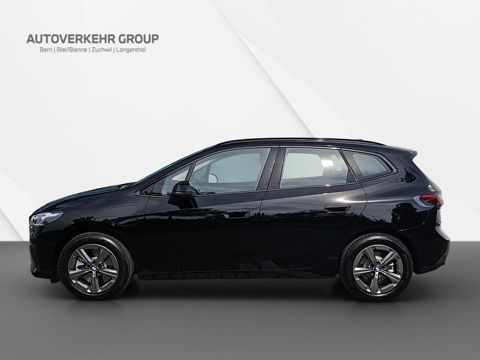 BMW 230e xDrive Act. Tourer-showroom-element-2