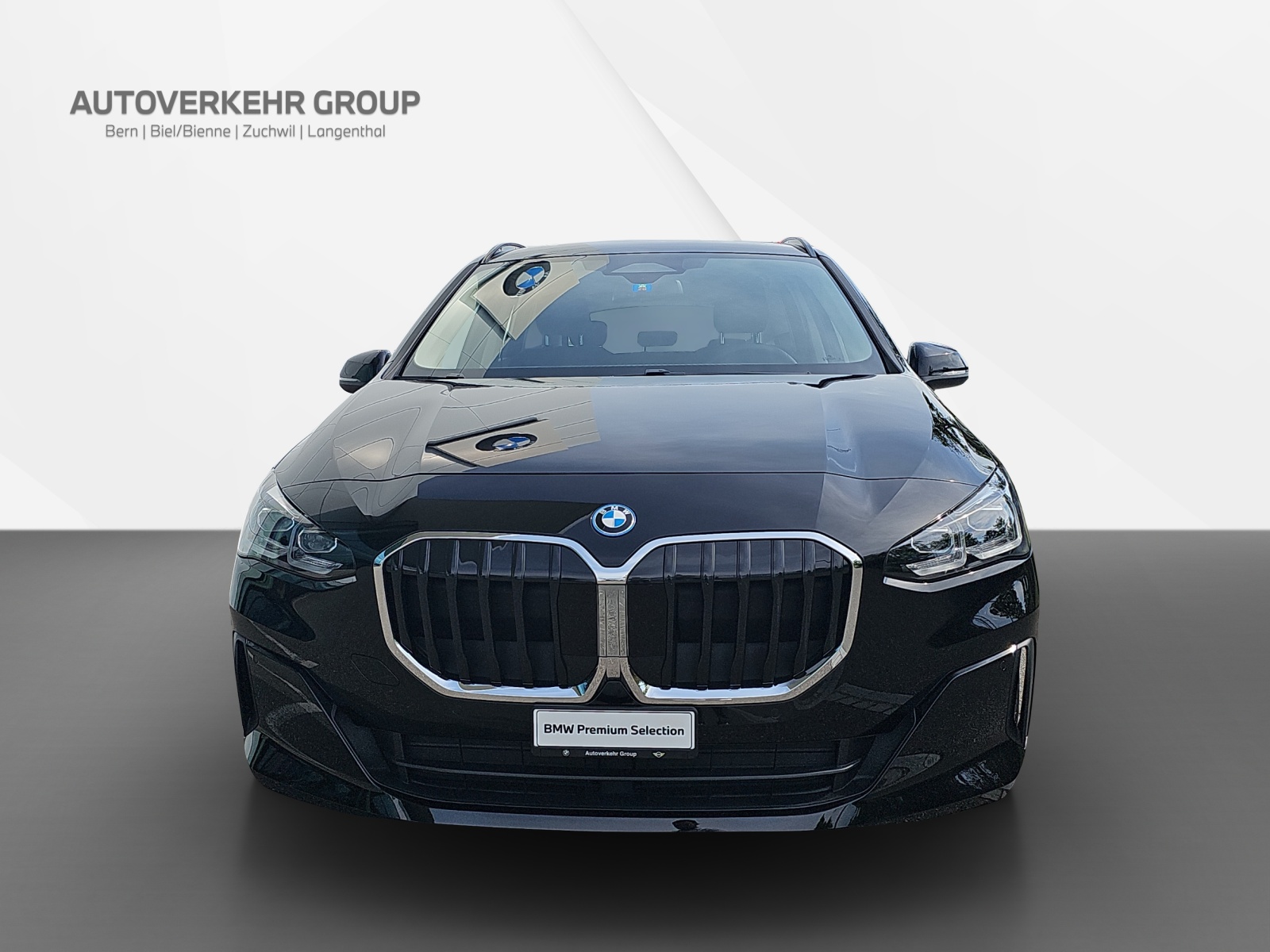 BMW 230e xDrive Act. Tourer-showroom-element-1