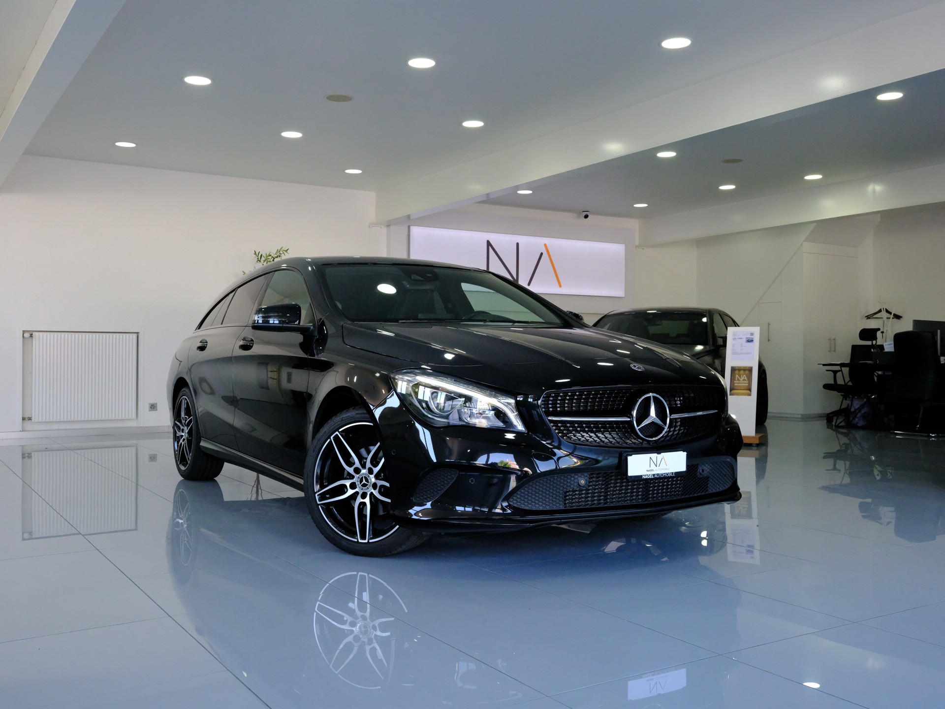 MERCEDES-BENZ CLA Shooting Brake 200 Urban 7G-DCT