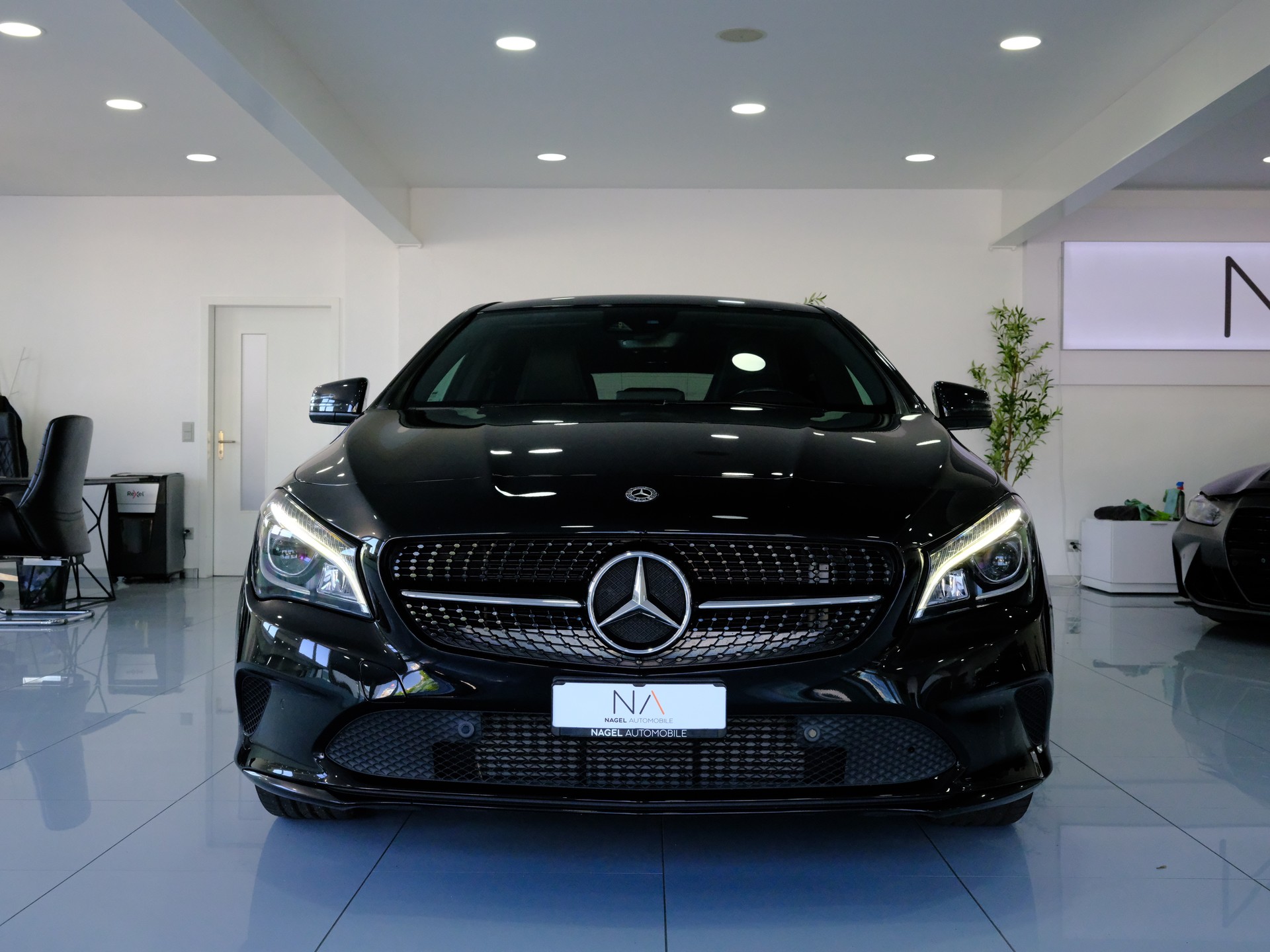 MERCEDES-BENZ CLA Shooting Brake 200 Urban 7G-DCT-showroom-element-2