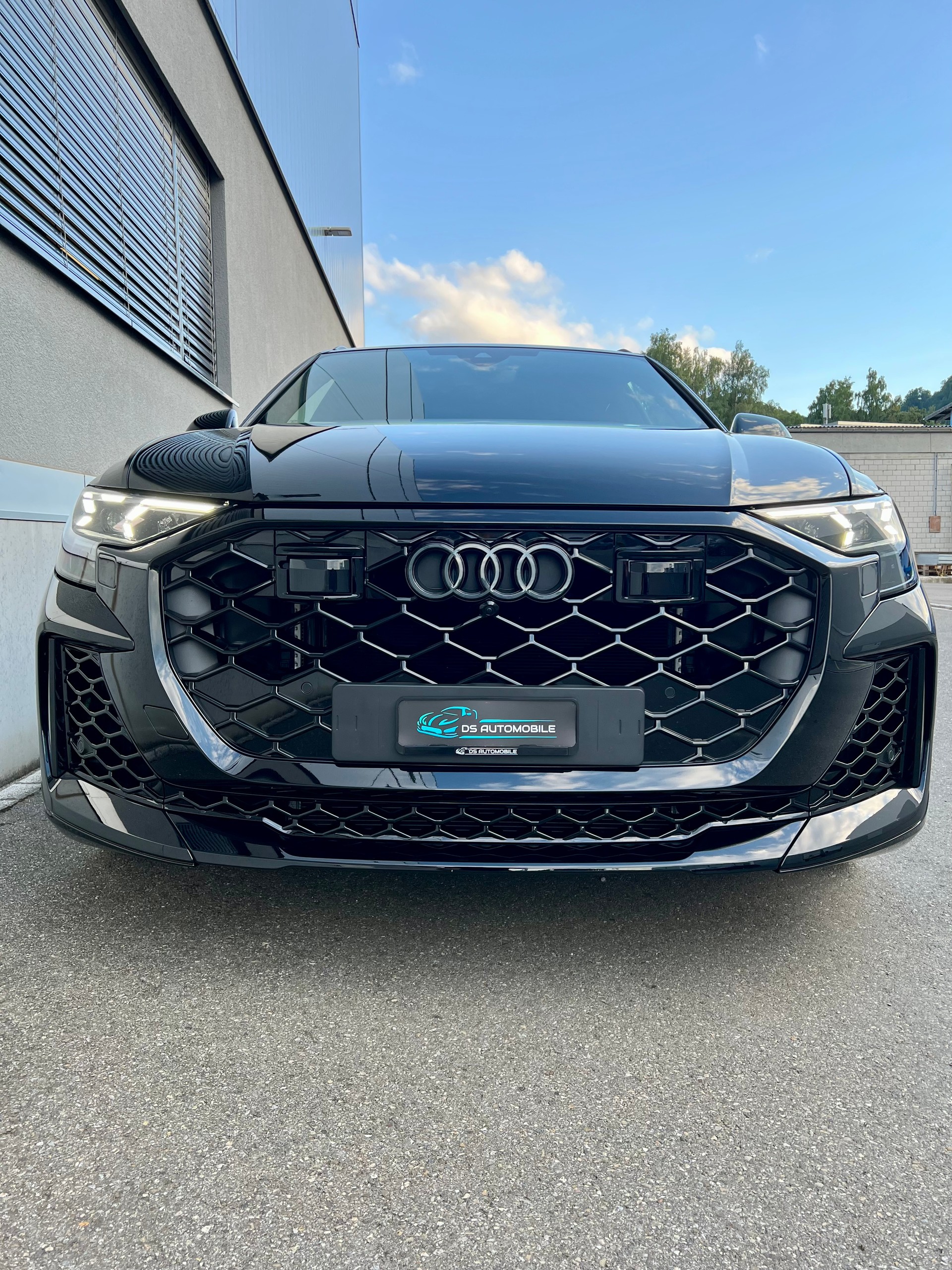 AUDI RSQ8 performance quattro-image-7