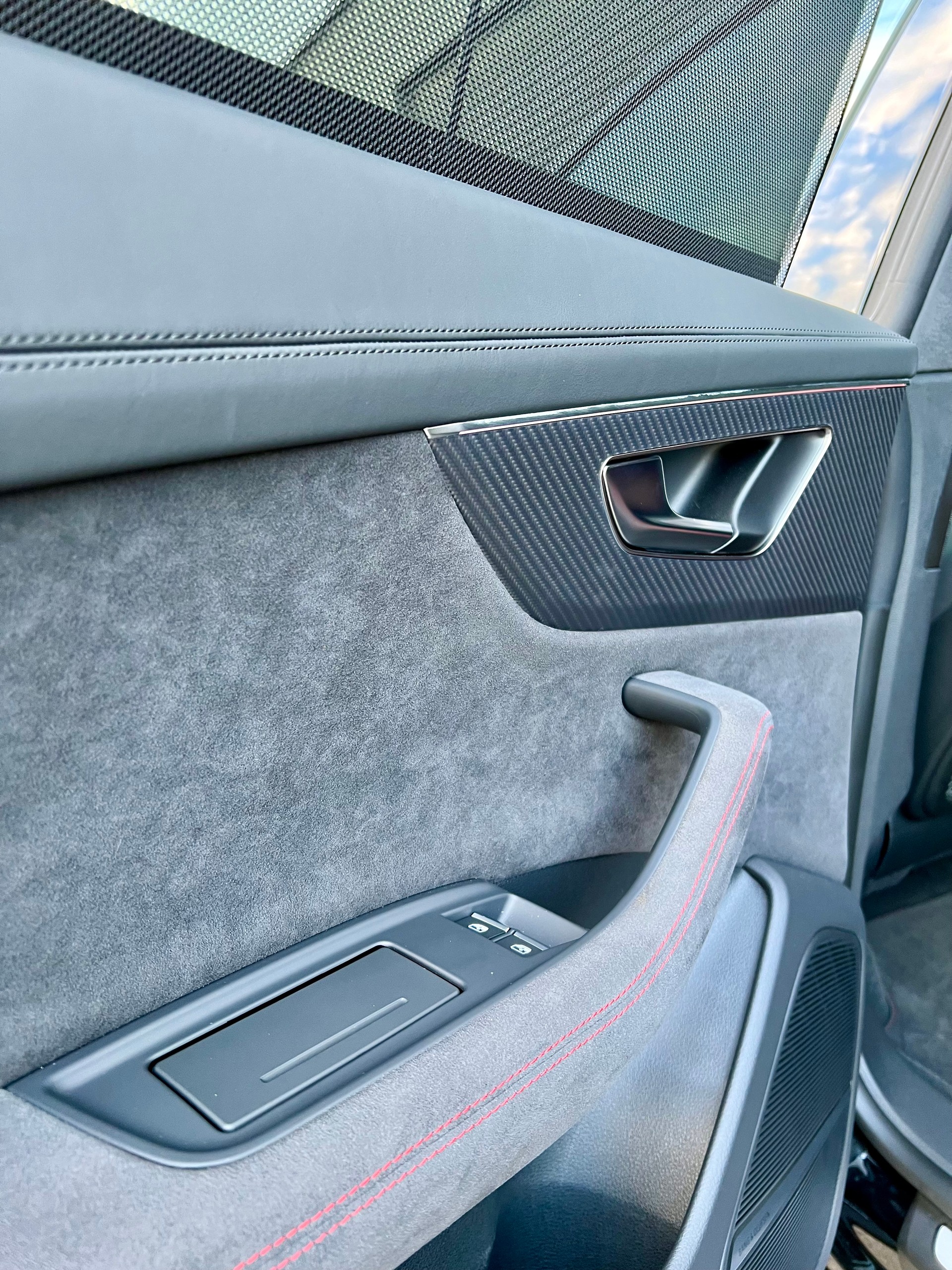 AUDI RSQ8 performance quattro-image-12