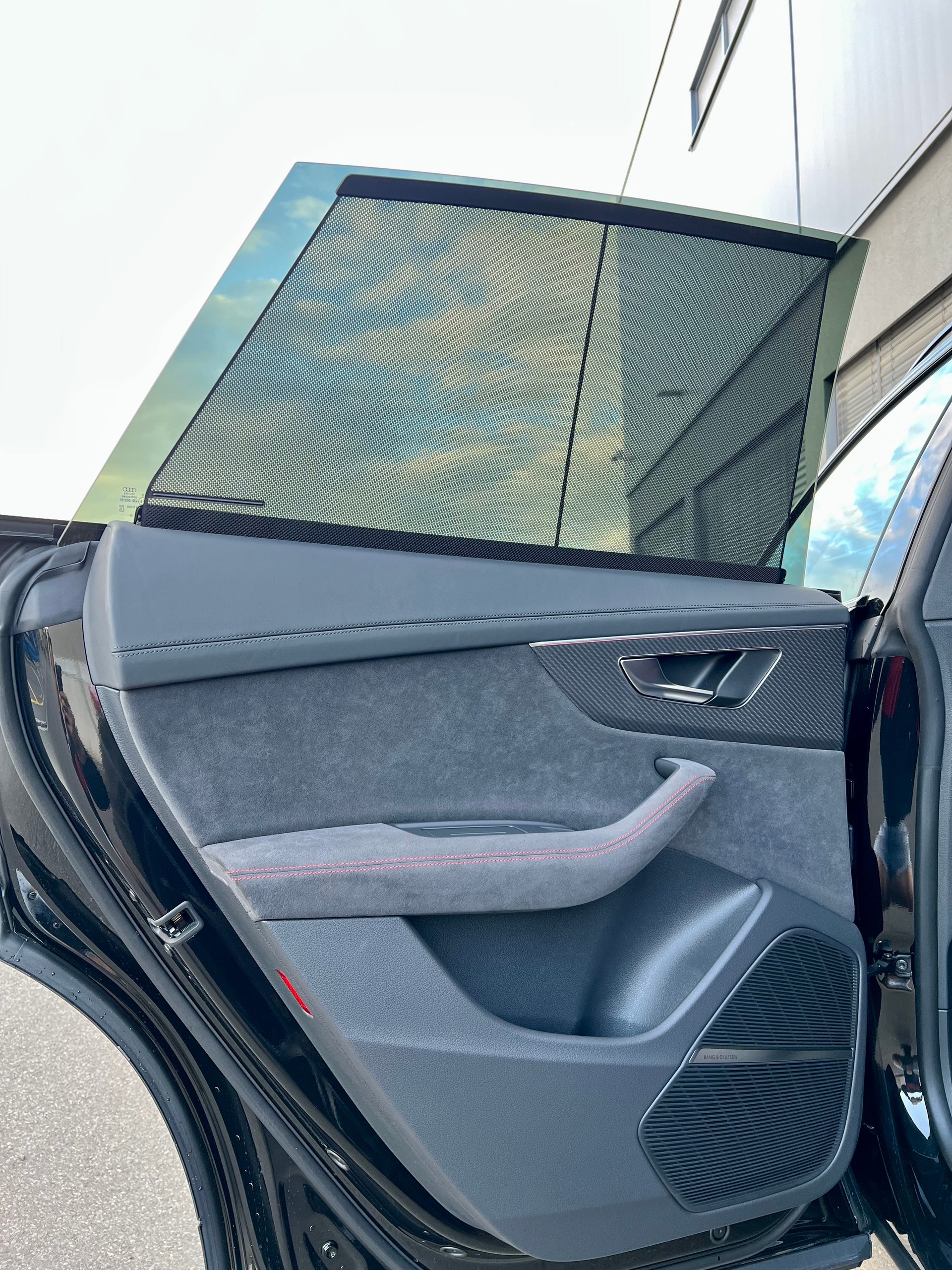 AUDI RSQ8 performance quattro-image-11