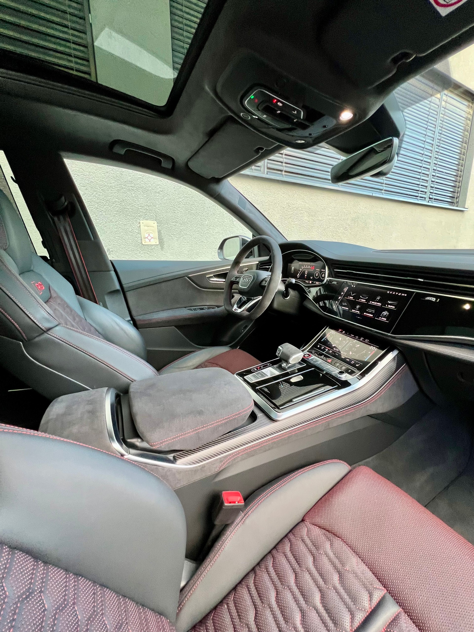 AUDI RSQ8 performance quattro-image-17