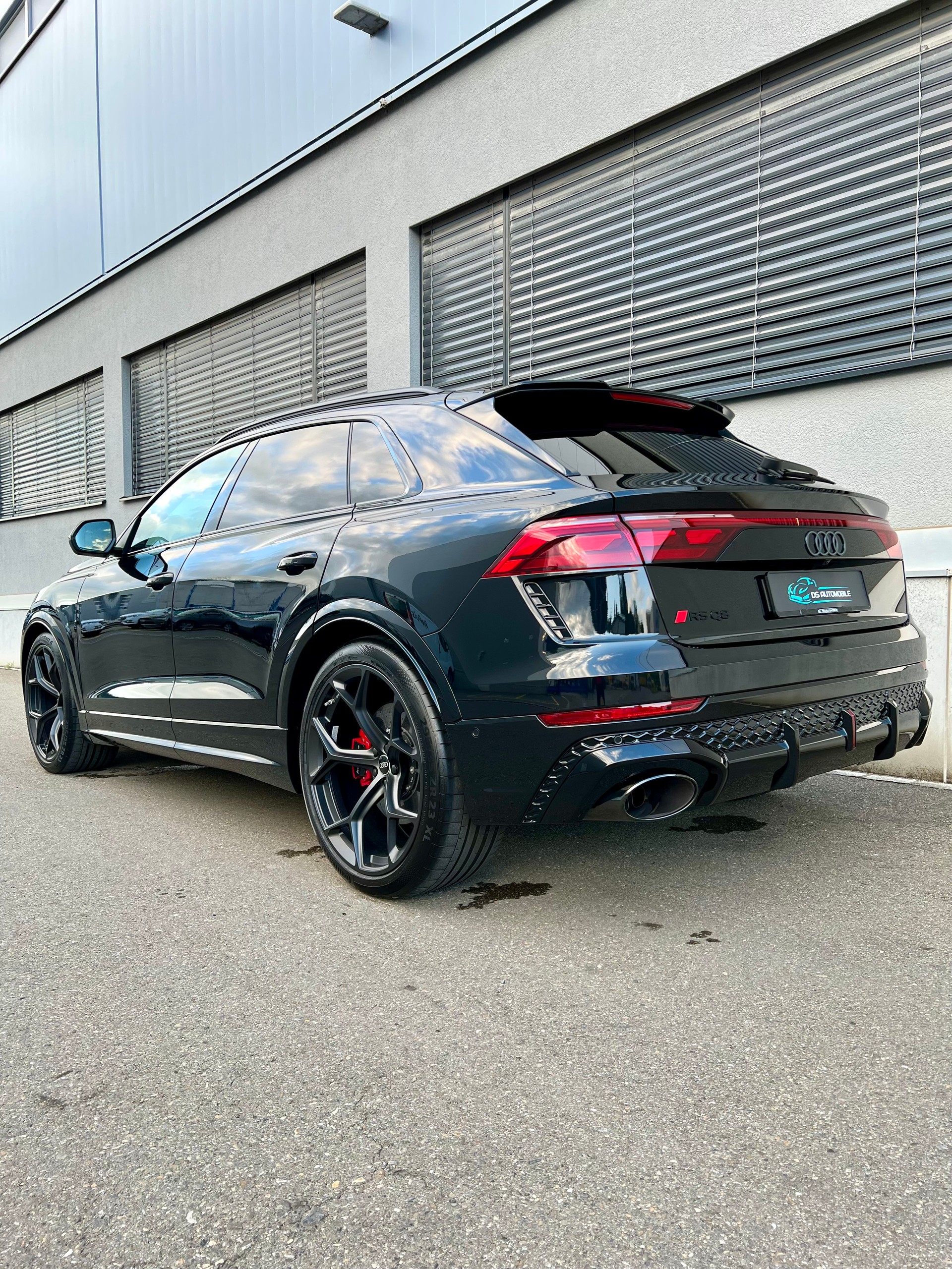 AUDI RSQ8 performance quattro-showroom-element-2