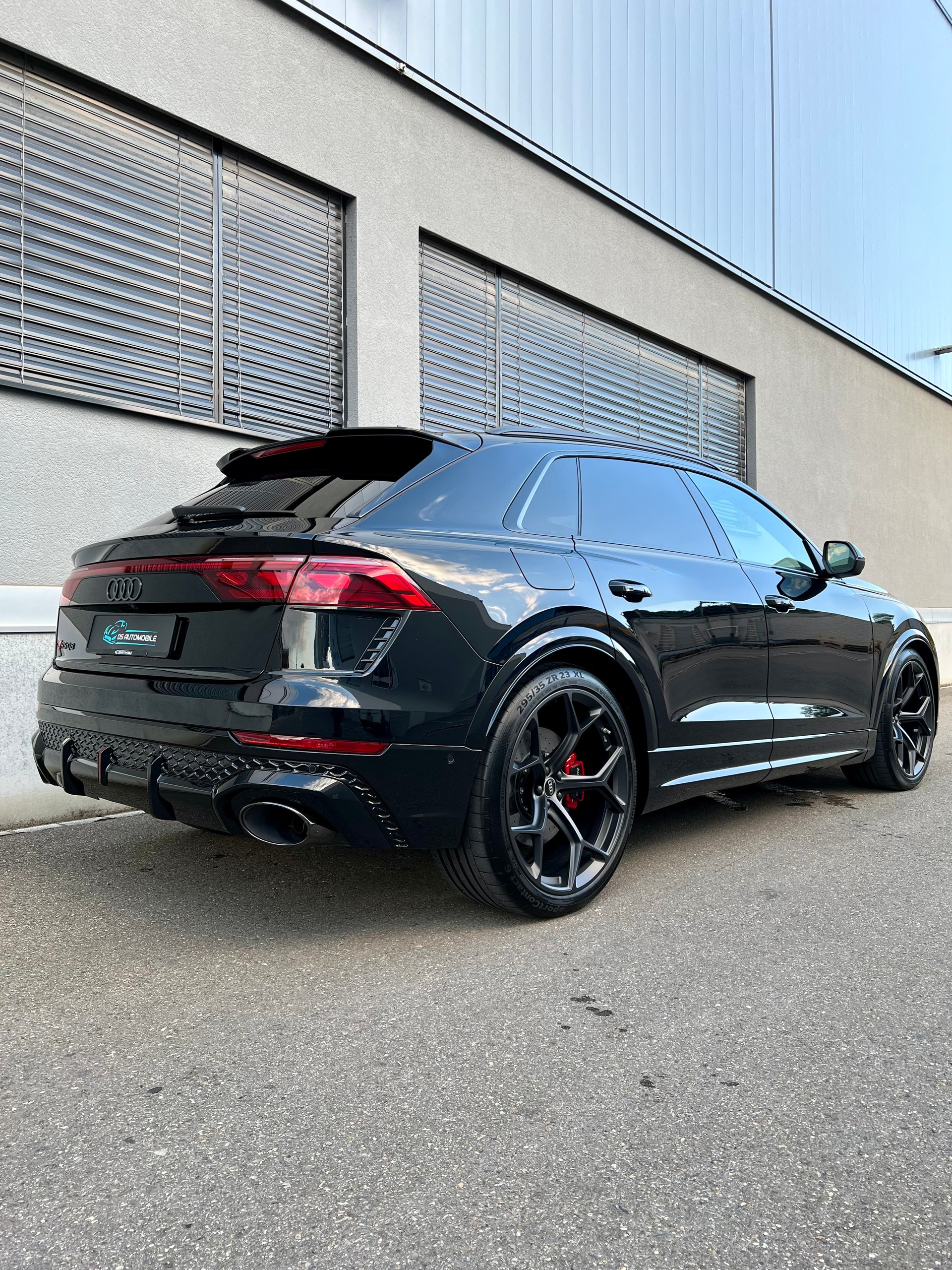 AUDI RSQ8 performance quattro-image-4