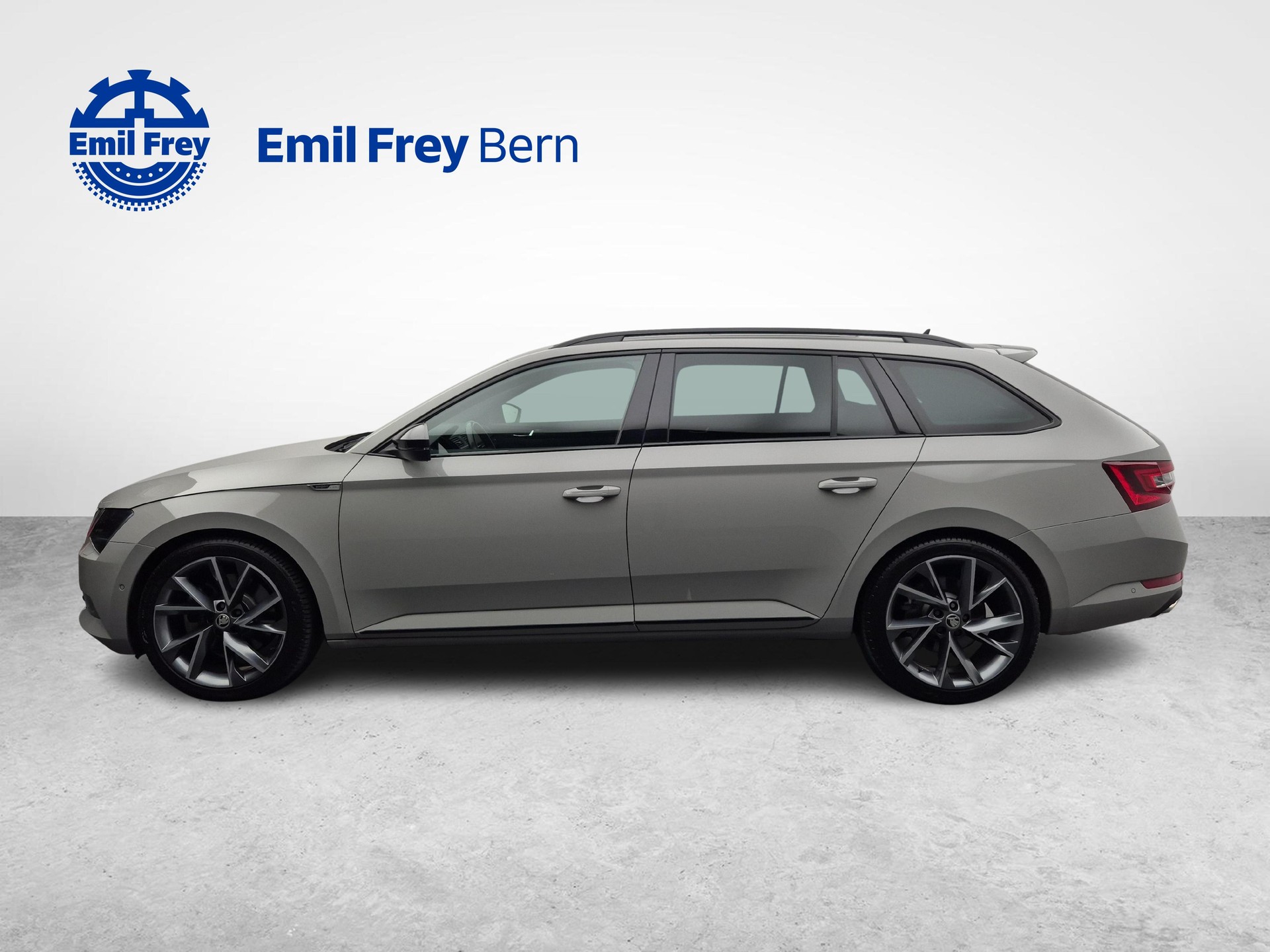 SKODA Superb Combi 2.0 TSI 280 SportLine+ 4x4 DSG-showroom-element-1