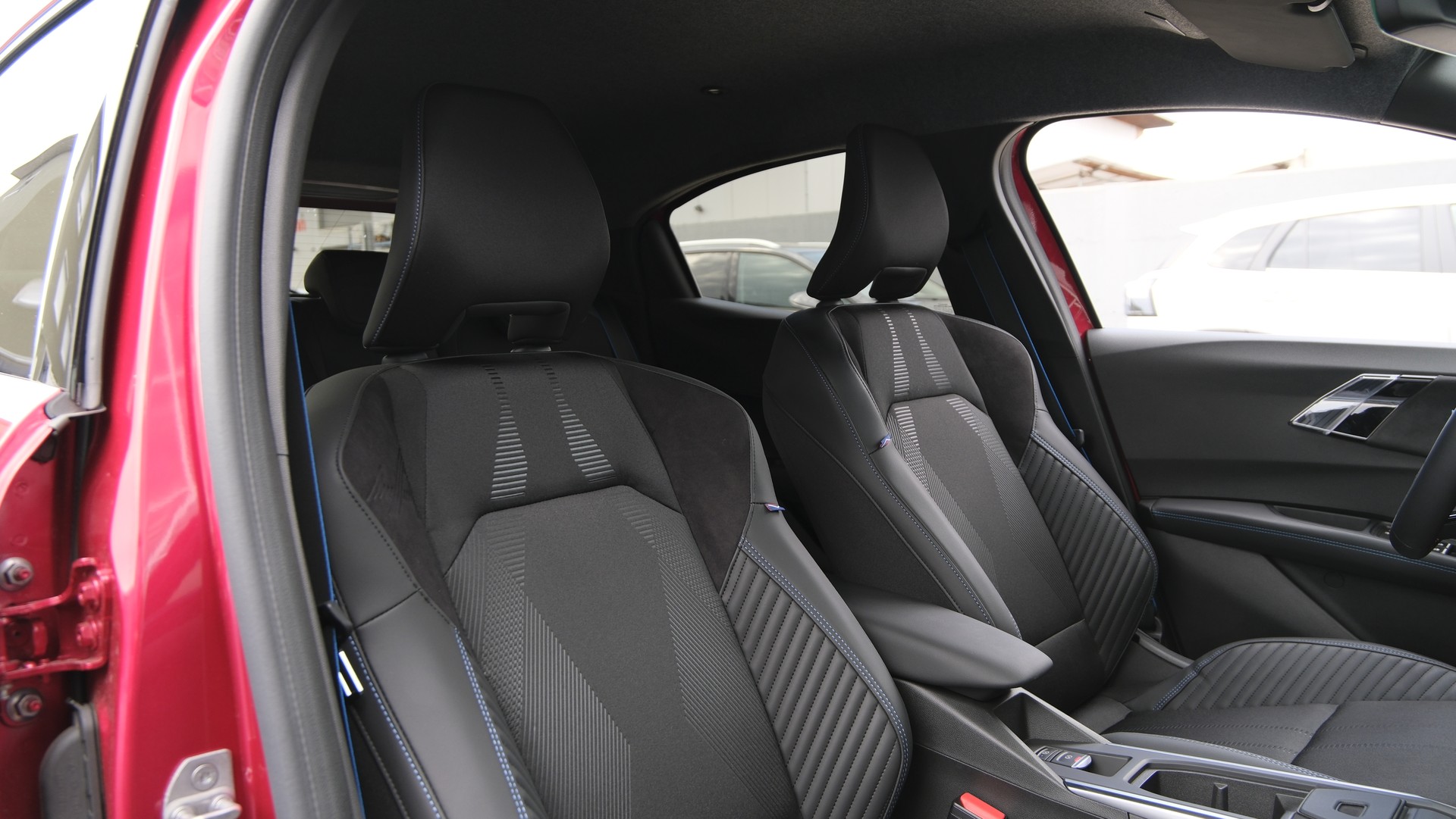 RENAULT Clio 1.8 E-Tech Esprit Alpine " full Hybrid "-image-17
