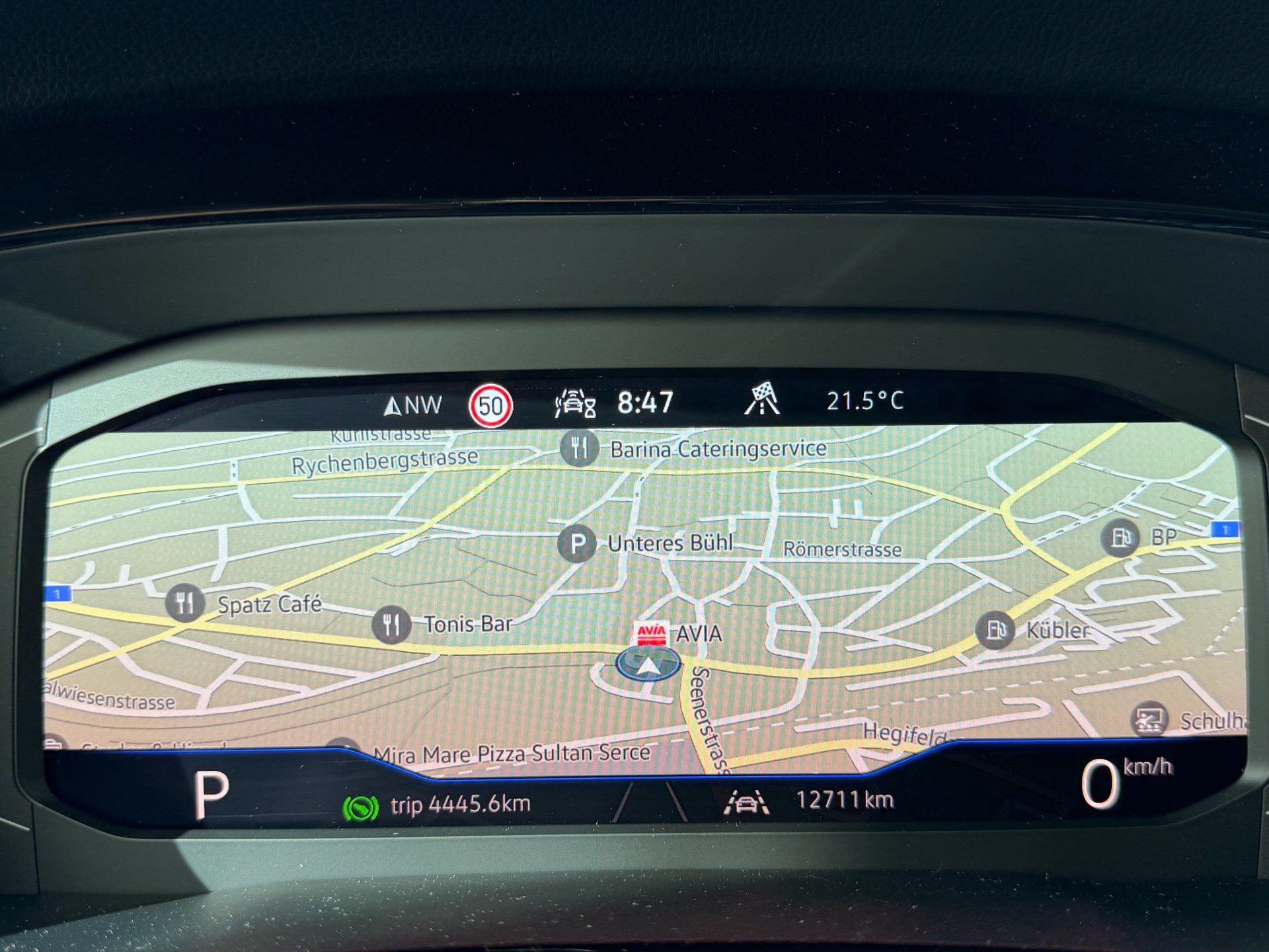 VW Touran 1.5 TSI DSG HIGHLINE R-LINE *** PANORAMAGLASDACH & 7-SITZER ***-image-10