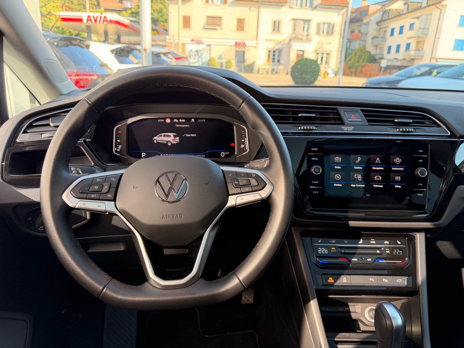 VW Touran 1.5 TSI DSG HIGHLINE R-LINE *** PANORAMAGLASDACH & 7-SITZER ***-image-8
