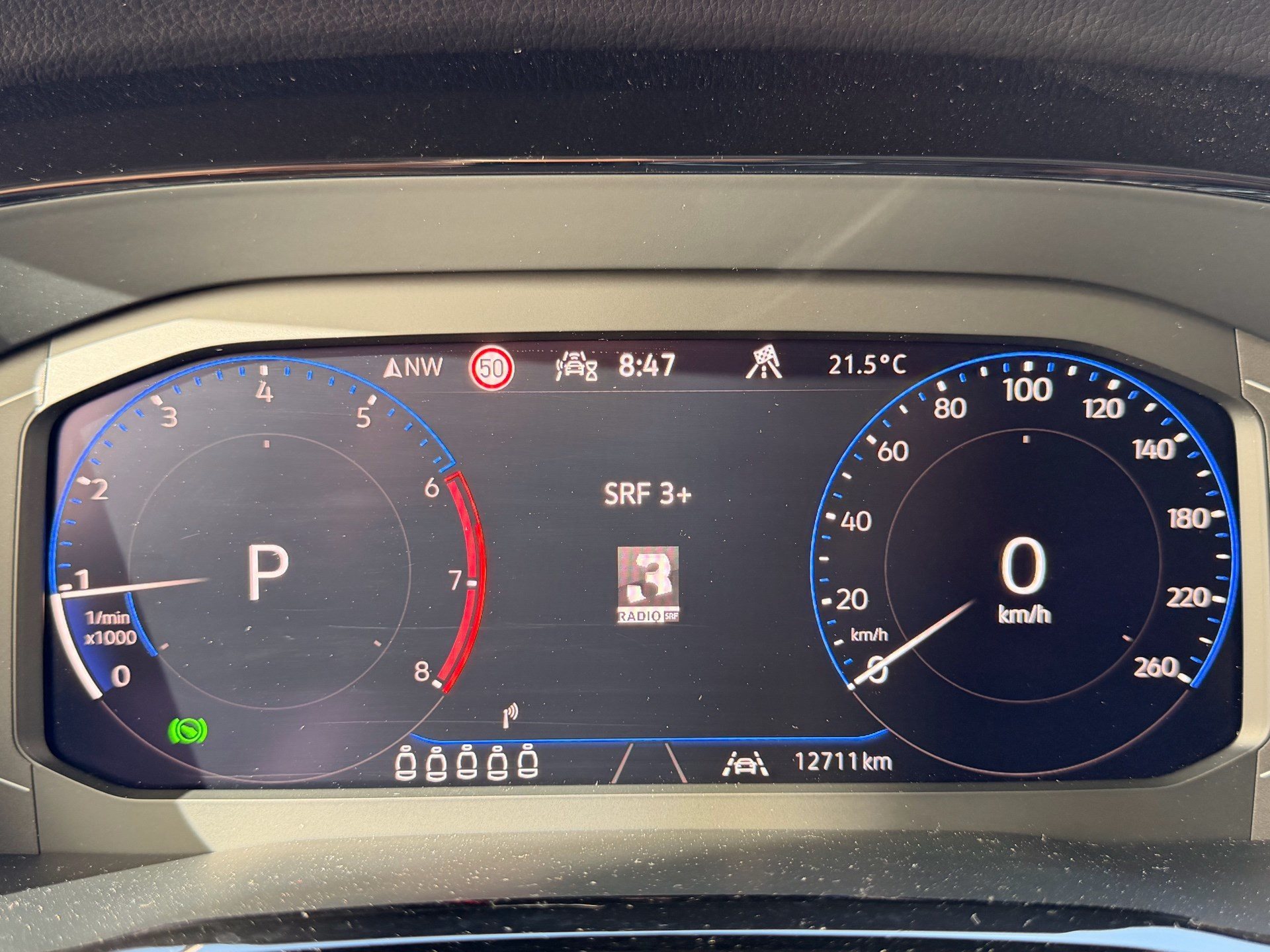 VW Touran 1.5 TSI DSG HIGHLINE R-LINE *** PANORAMAGLASDACH & 7-SITZER ***-image-9