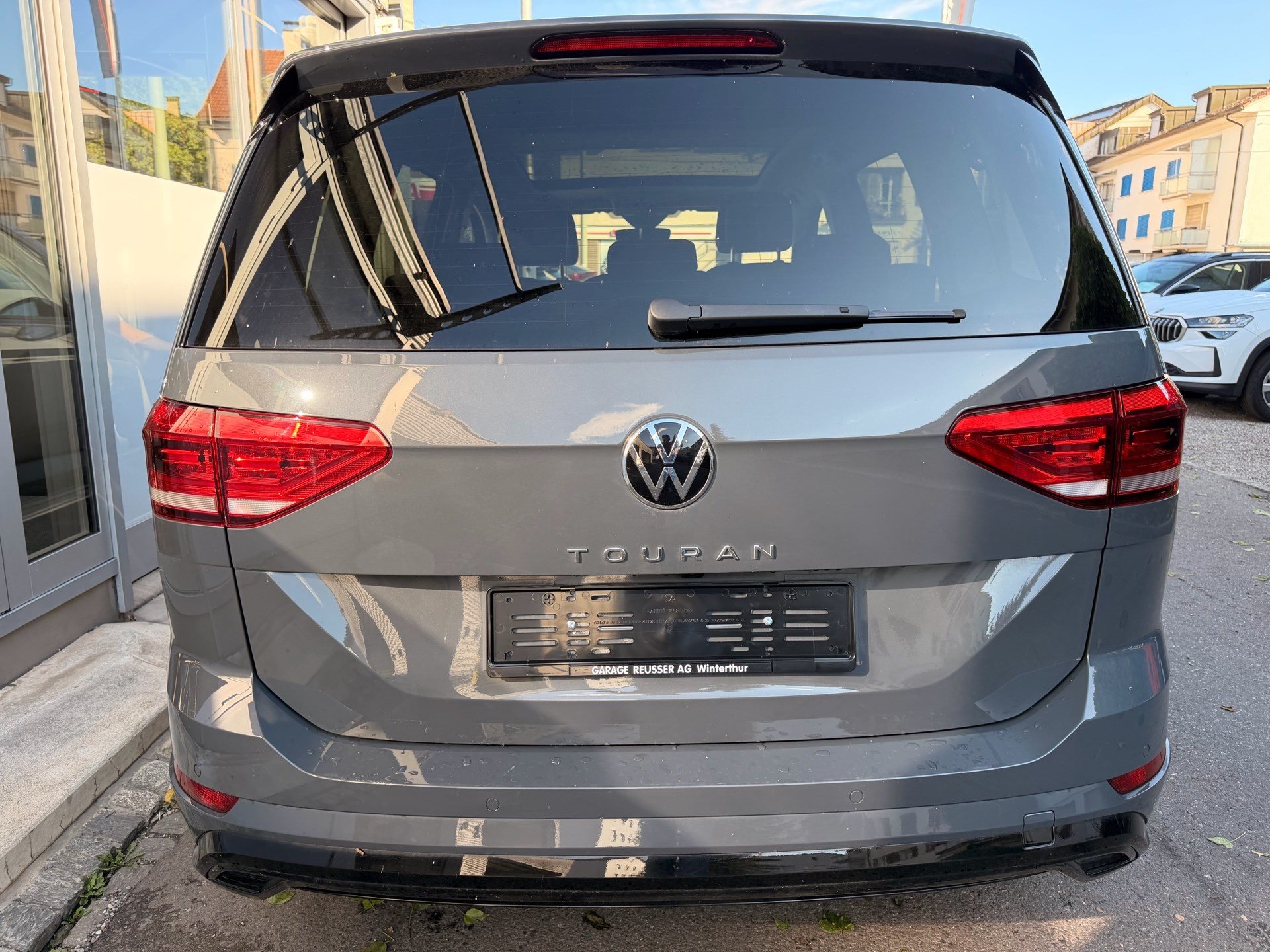 VW Touran 1.5 TSI DSG HIGHLINE R-LINE *** PANORAMAGLASDACH & 7-SITZER ***-image-4