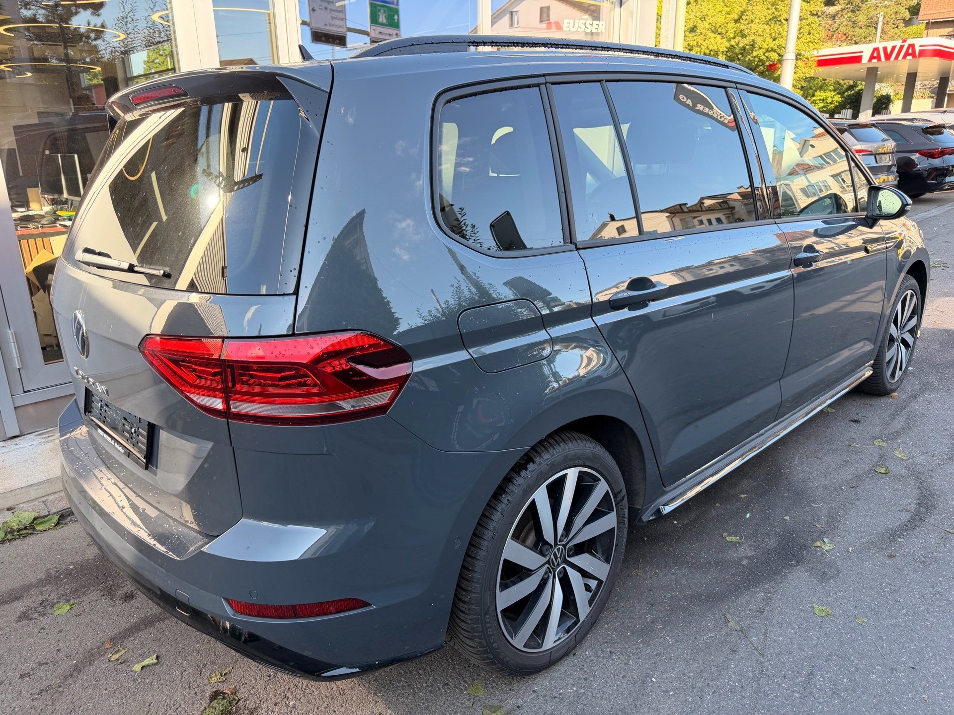 VW Touran 1.5 TSI DSG HIGHLINE R-LINE *** PANORAMAGLASDACH & 7-SITZER ***-showroom-element-3
