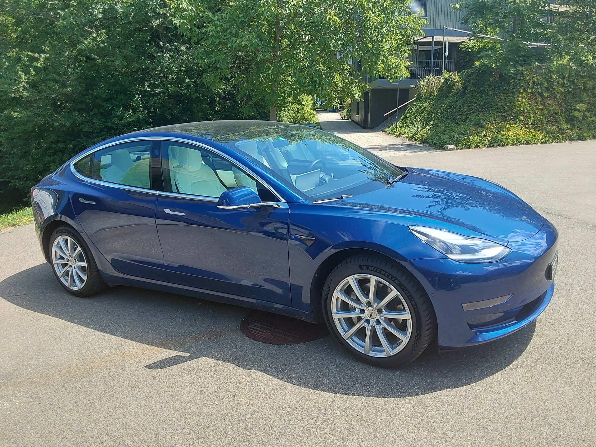 TESLA Long Range Dual Motor-image-1