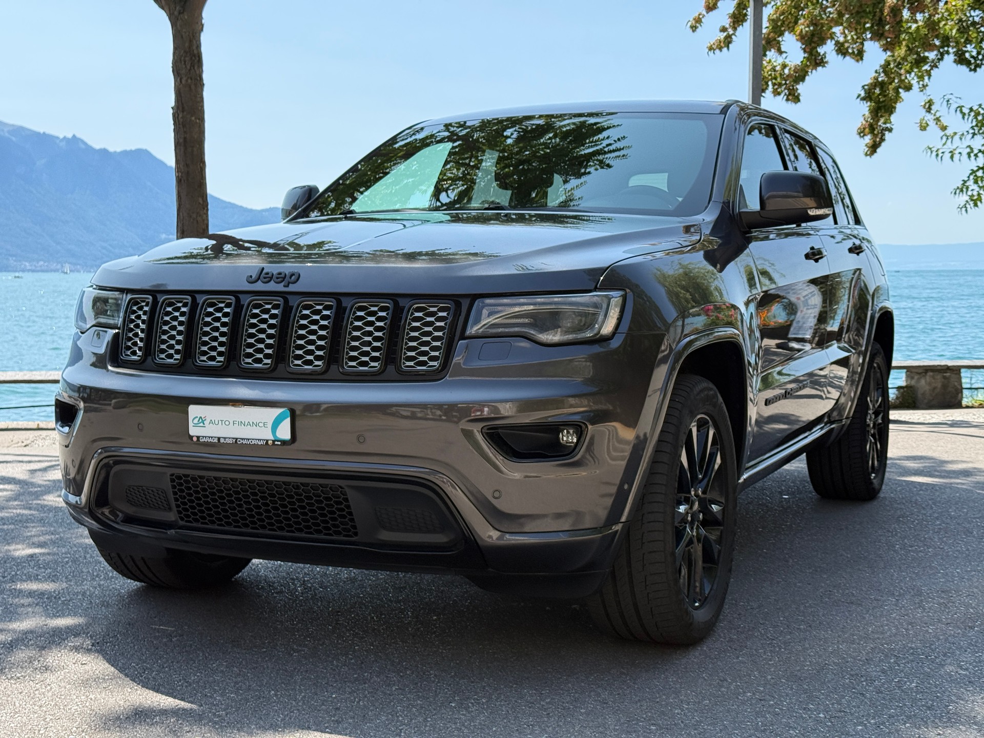 JEEP Grand Cherokee 3.0 CRD Night Eagle Automatic-showroom-element-2