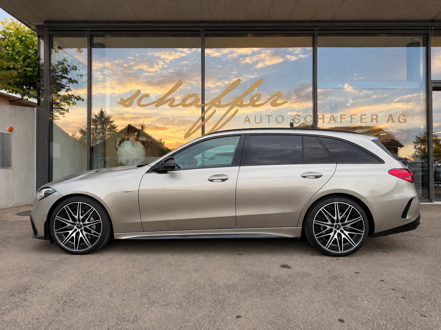 MERCEDES-BENZ C 43 T AMG 4Matic-image-4
