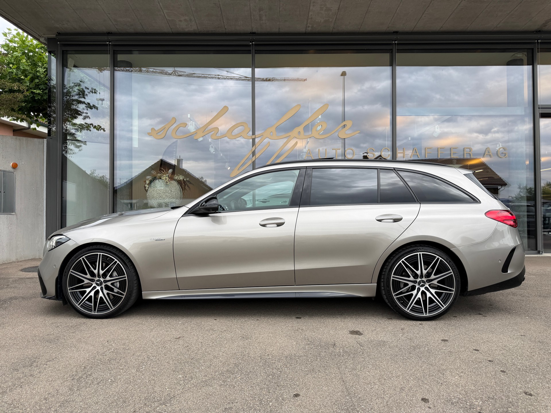 MERCEDES-BENZ C 43 T AMG 4Matic-showroom-element-3