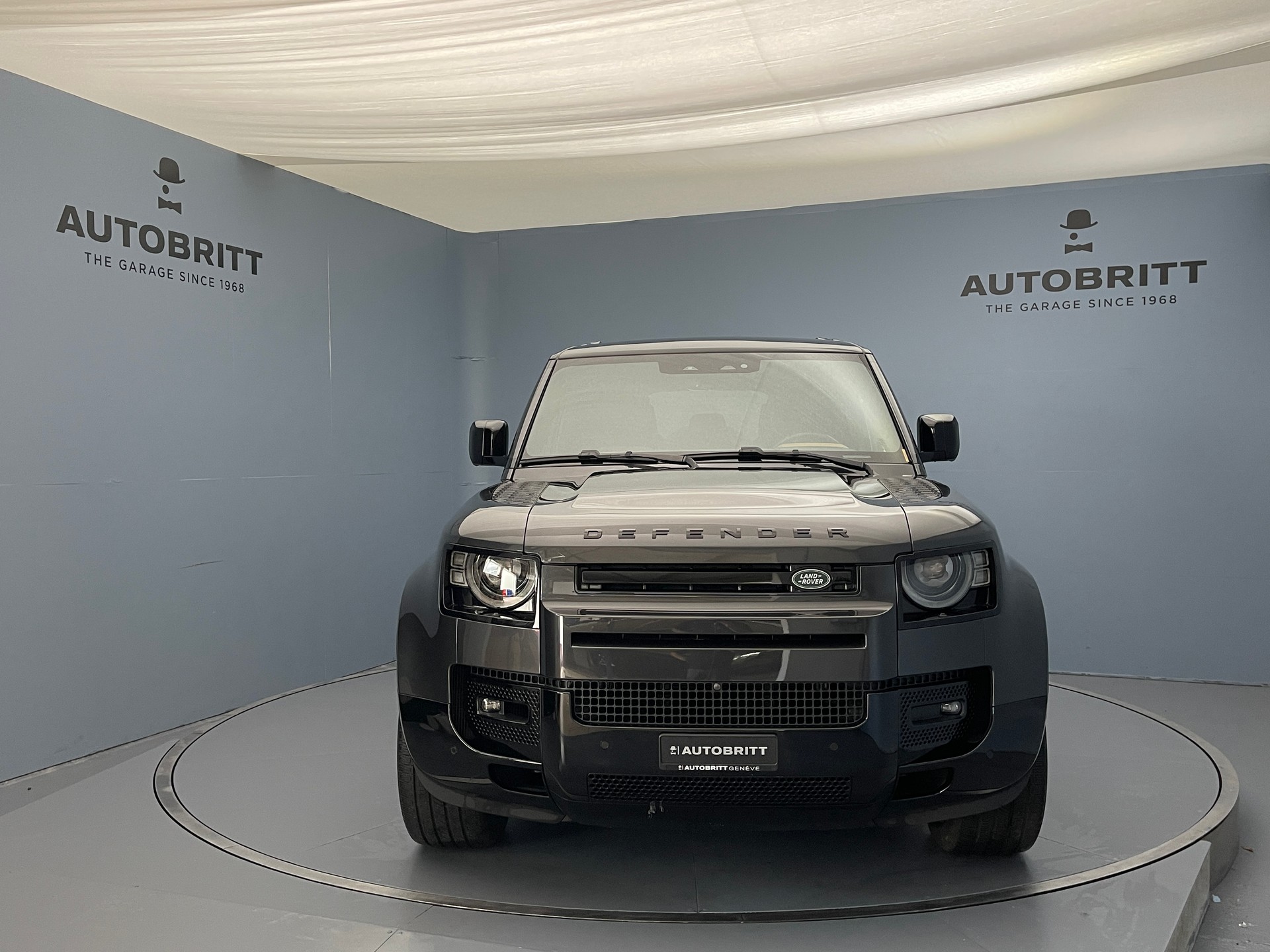LAND ROVER Defender 110 2.0 P400e X-Dynamic HSE-showroom-element-1