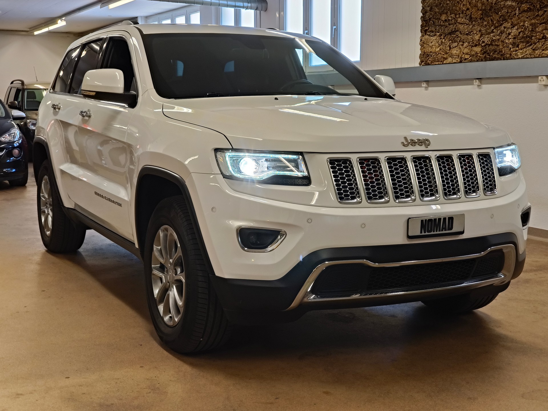 JEEP Grand Cherokee 3.0 CRD Limited Automatic-showroom-element-3