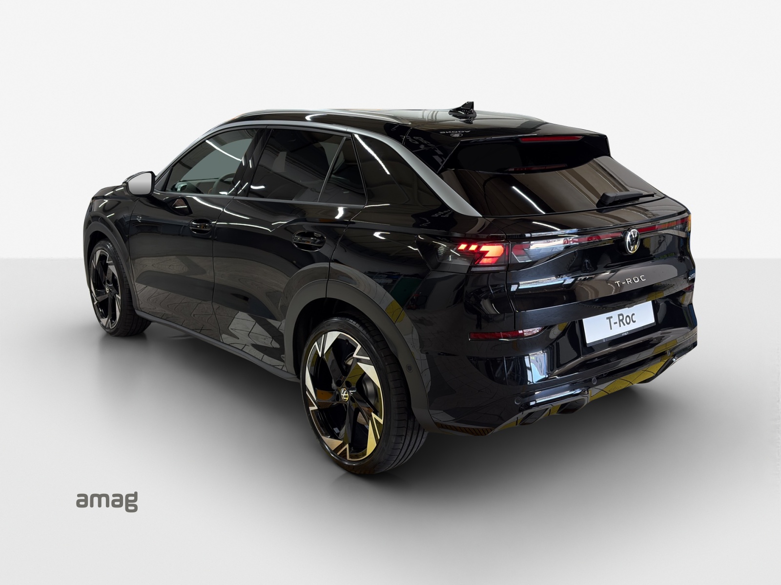 VW T-Roc 1.5 eTSI mHEV R-Line DSG-showroom-element-2