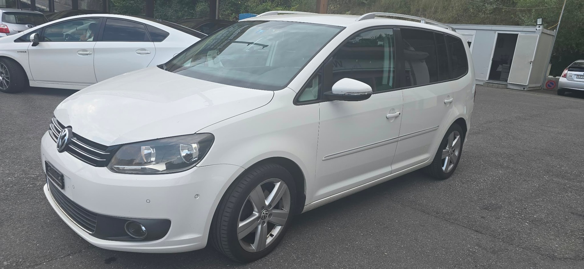 VW Touran 1.6 TDI Trendline-image-1