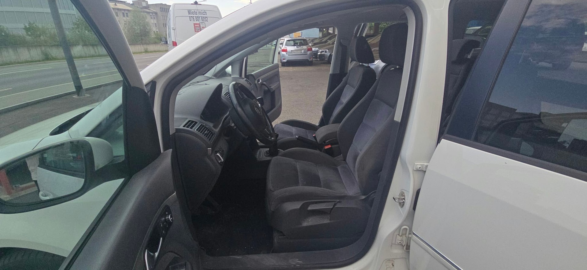 VW Touran 1.6 TDI Trendline-image-14