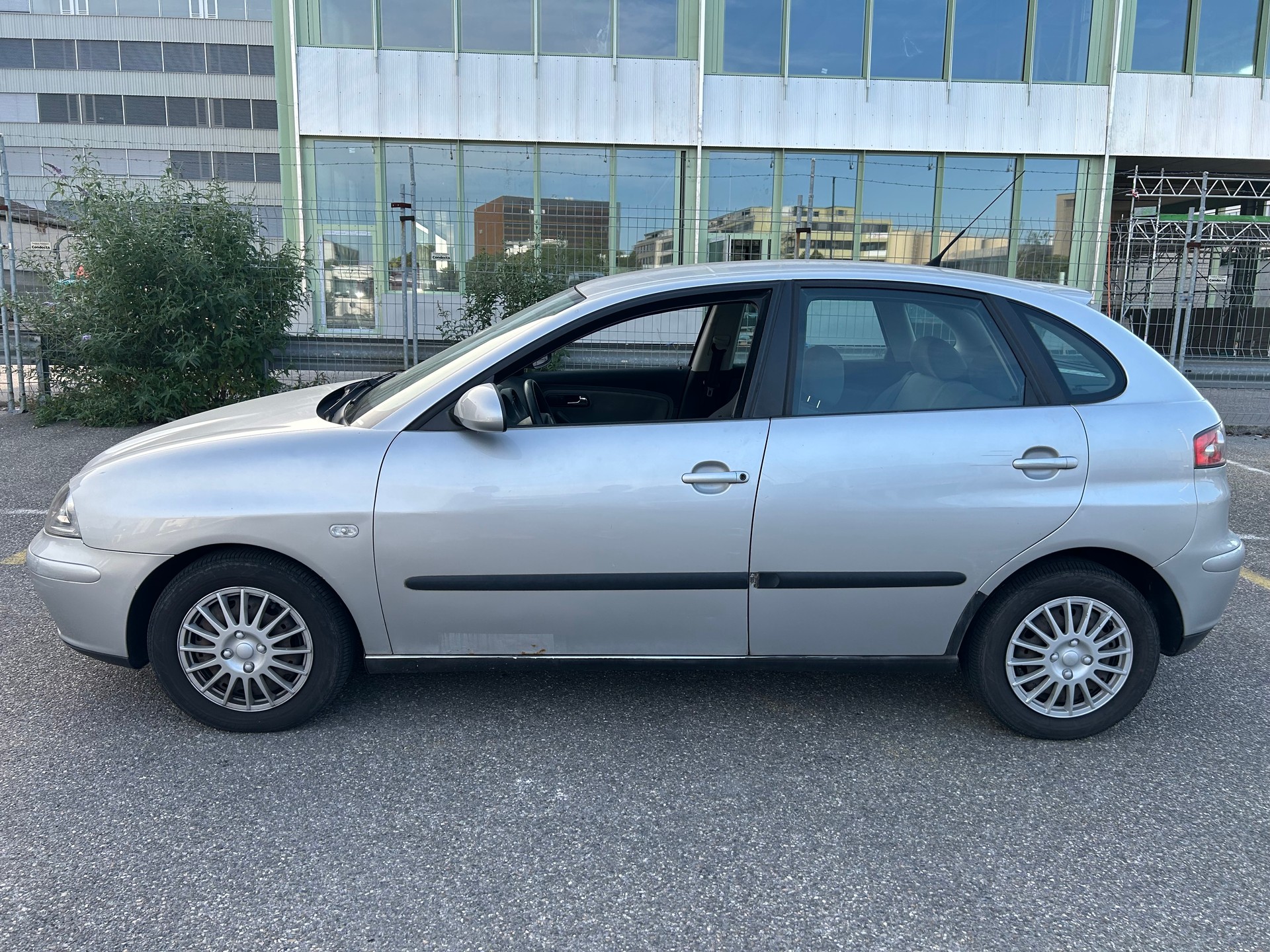 SEAT Ibiza 1.4 16V Signo-image-1