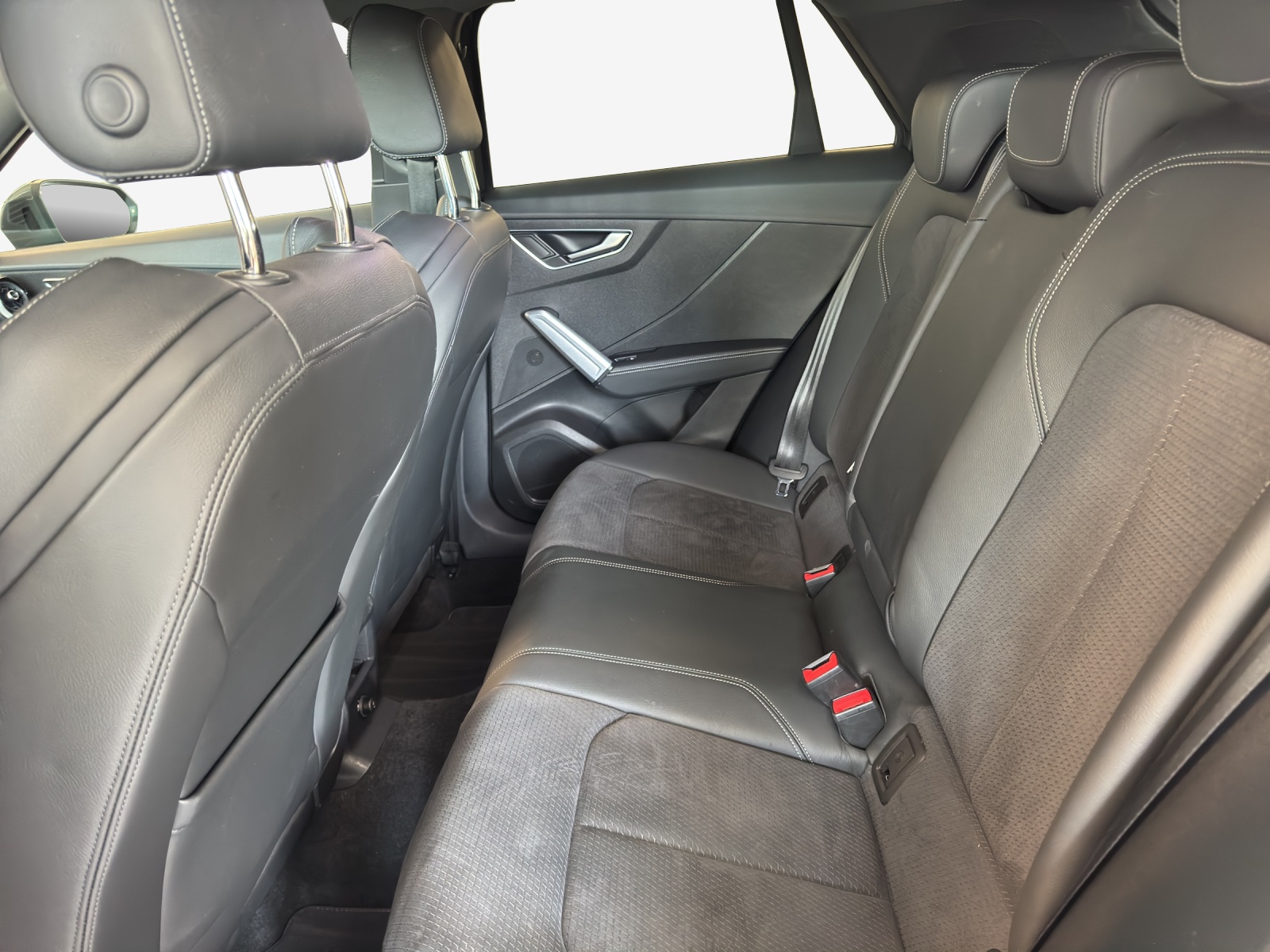 AUDI Q2 40 TFSI S line quattro S-tronic-image-11