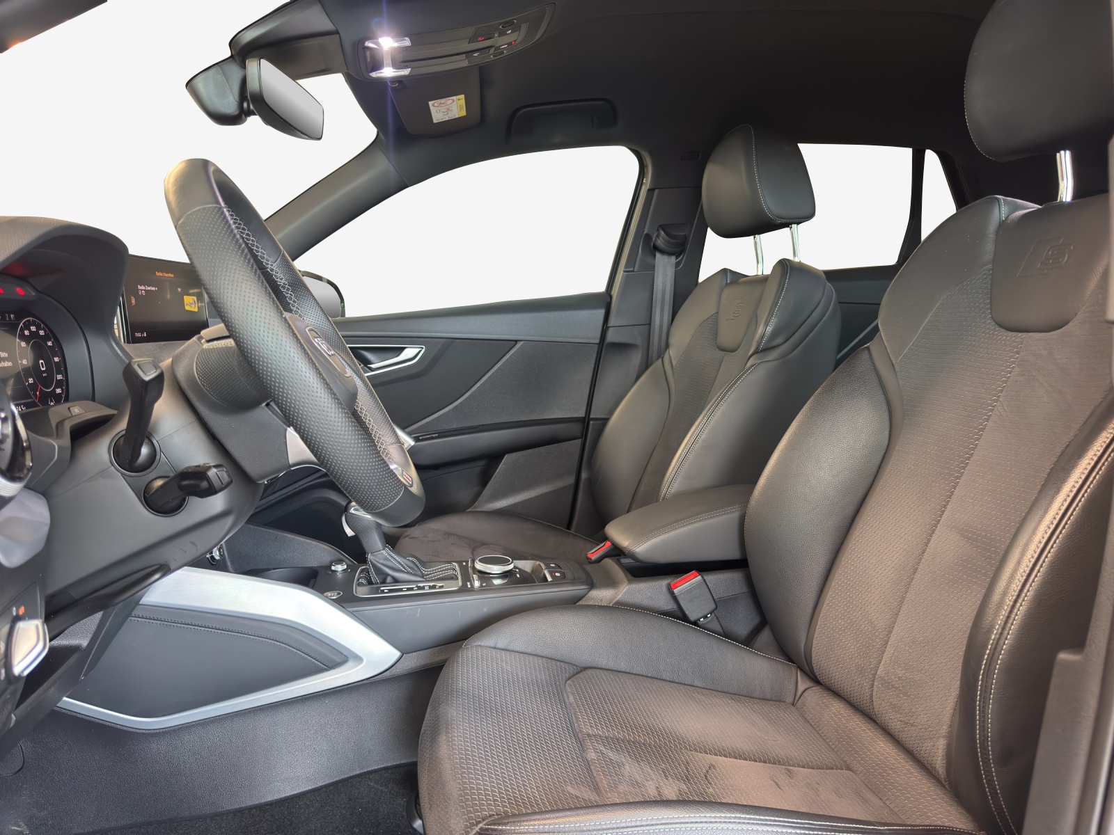 AUDI Q2 40 TFSI S line quattro S-tronic-image-7