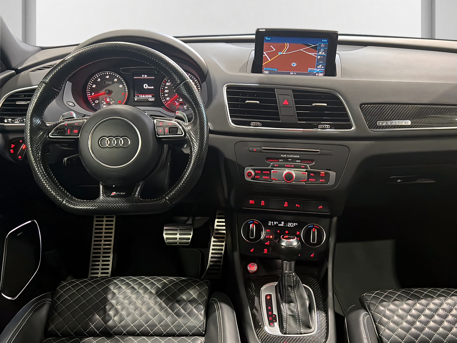 AUDI RS Q3 2.5 TFSI performance qu**S-Sportsitze,Panodach,AHK,Facelift,Frisch ab MFK**-image-9