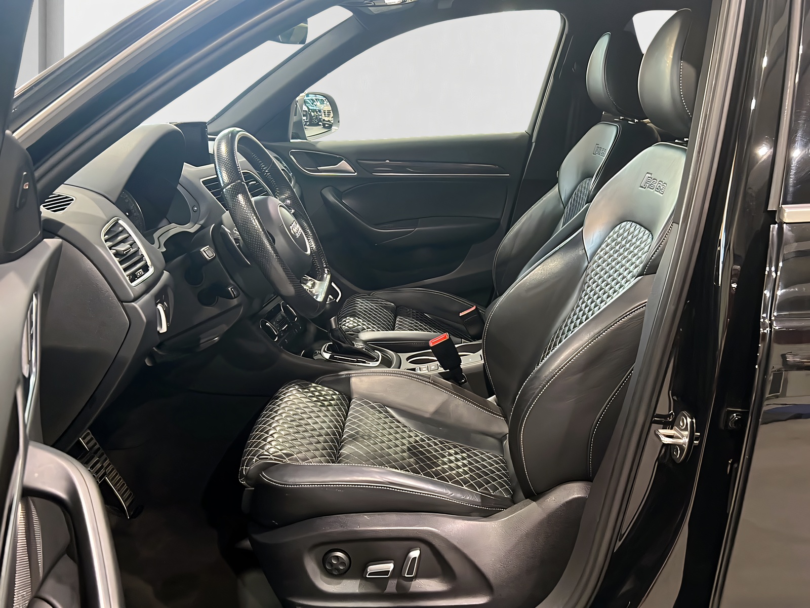 AUDI RS Q3 2.5 TFSI performance qu**S-Sportsitze,Panodach,AHK,Facelift,Frisch ab MFK**-image-7