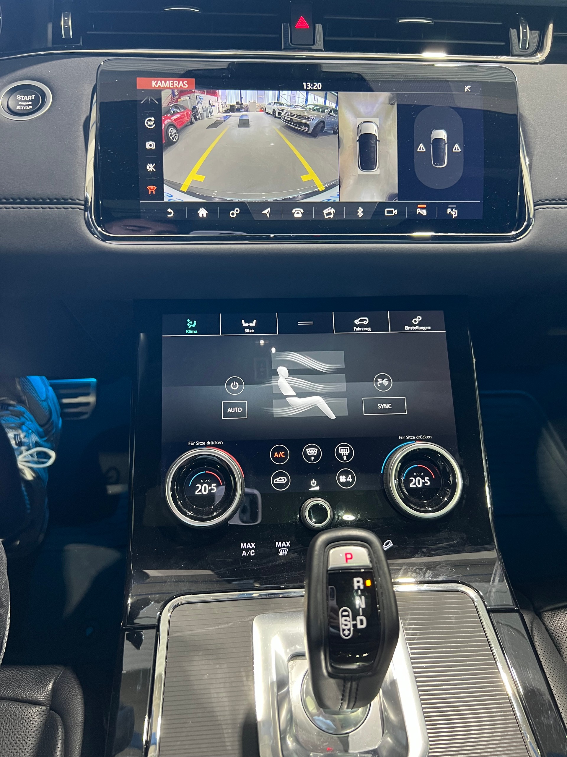 LAND ROVER Range Rover Evoque P 200 R-Dynamic**Panodach,Tempomat ACC,Head Up,Frisch ab MFK**-image-12