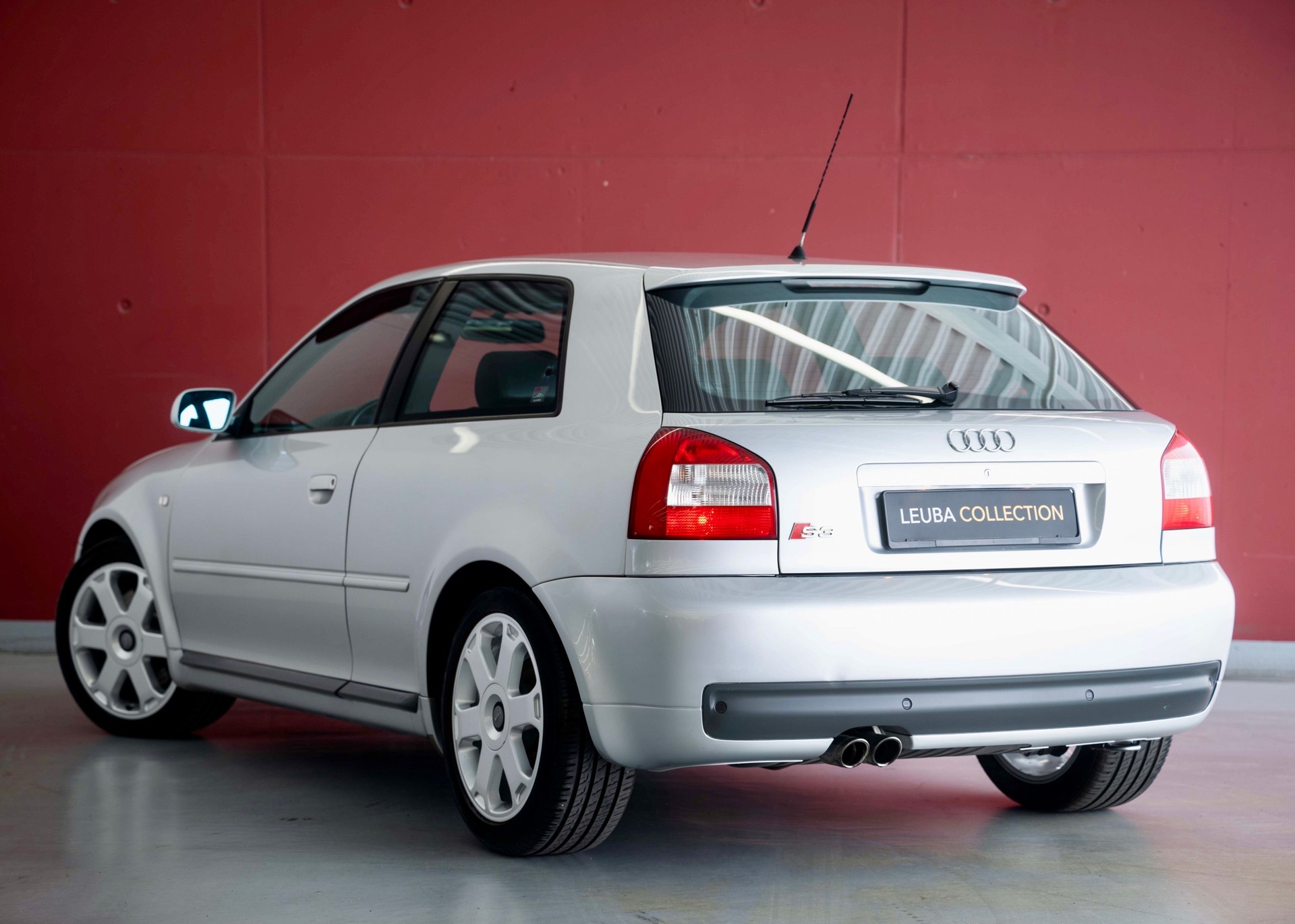 AUDI S3 quattro (2 owners, 100% original)-showroom-element-1