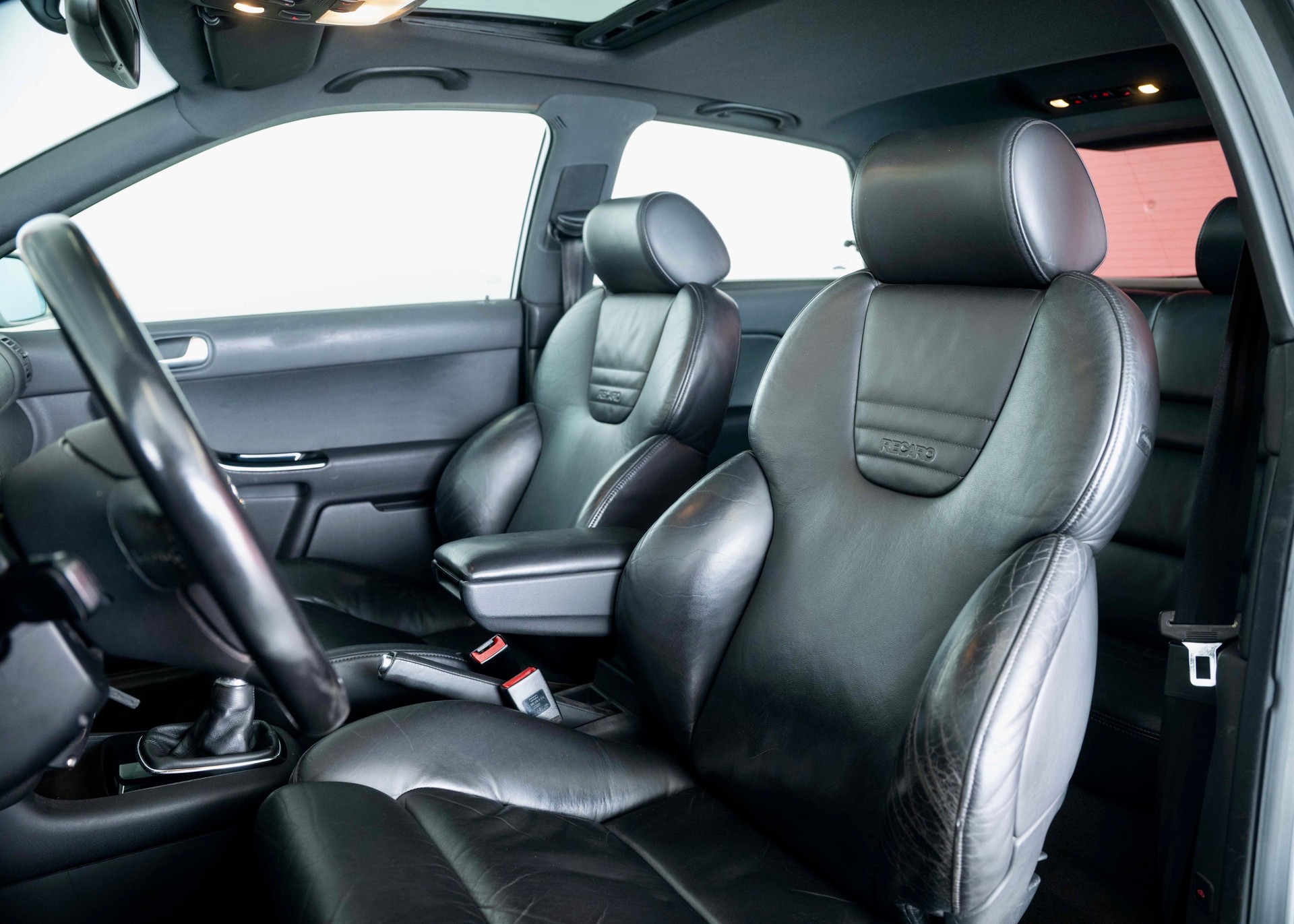 AUDI S3 quattro (2 owners, 100% original)-image-19