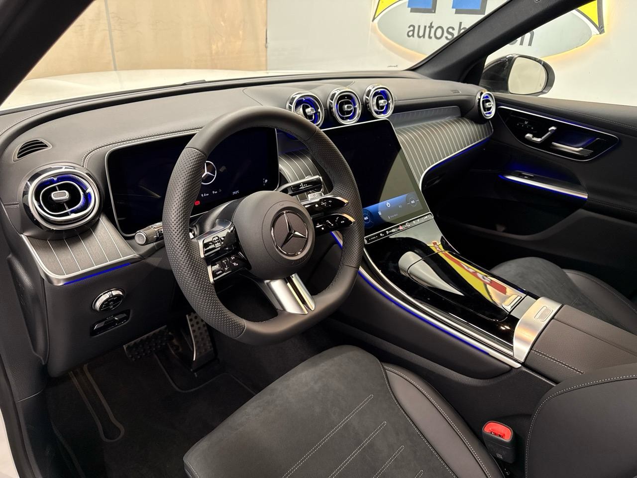 MERCEDES-BENZ GLC 300 de 4Matic AMG-showroom-element-2