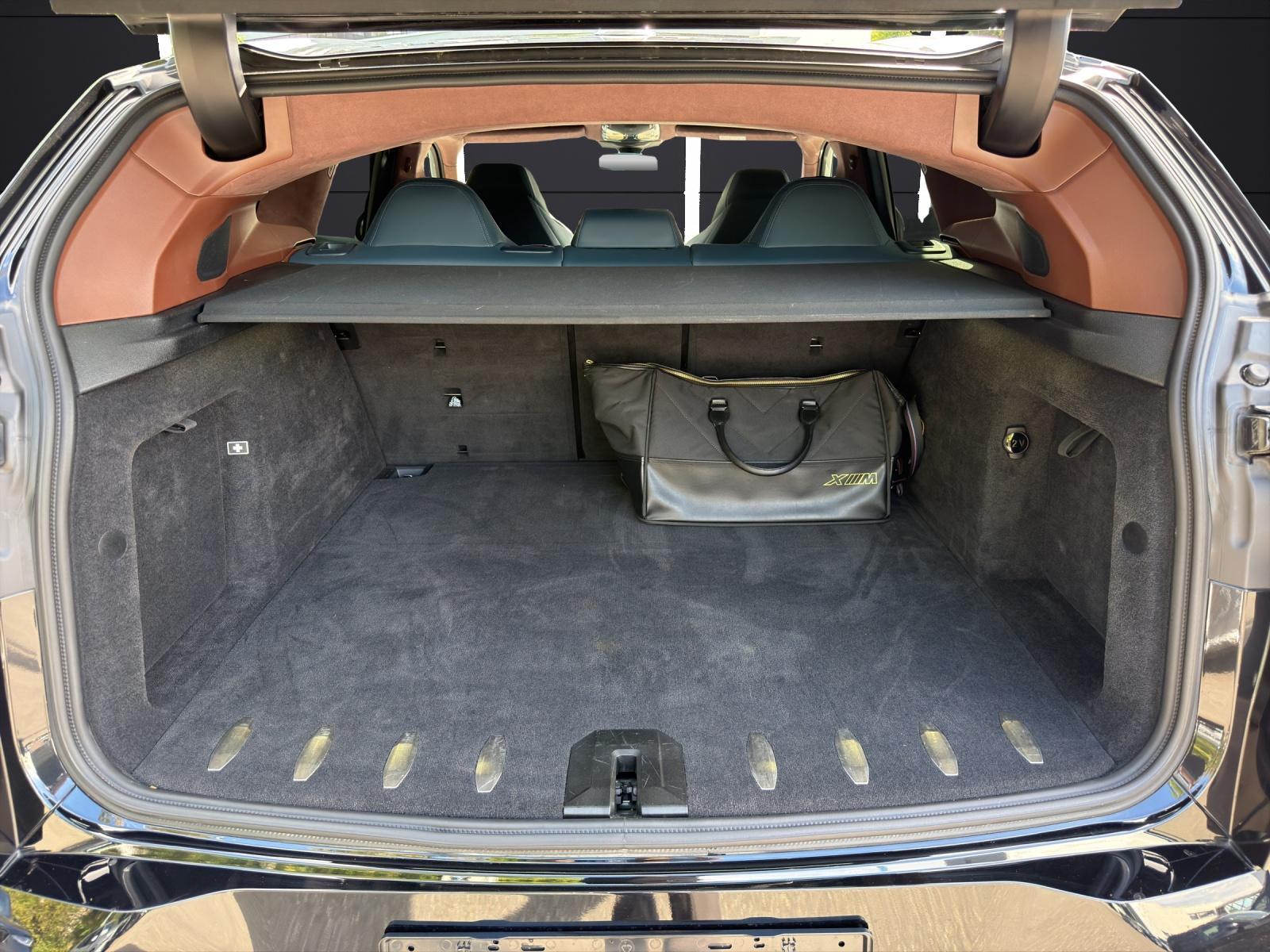 BMW XM G09 Plug-in Hybrid-image-9