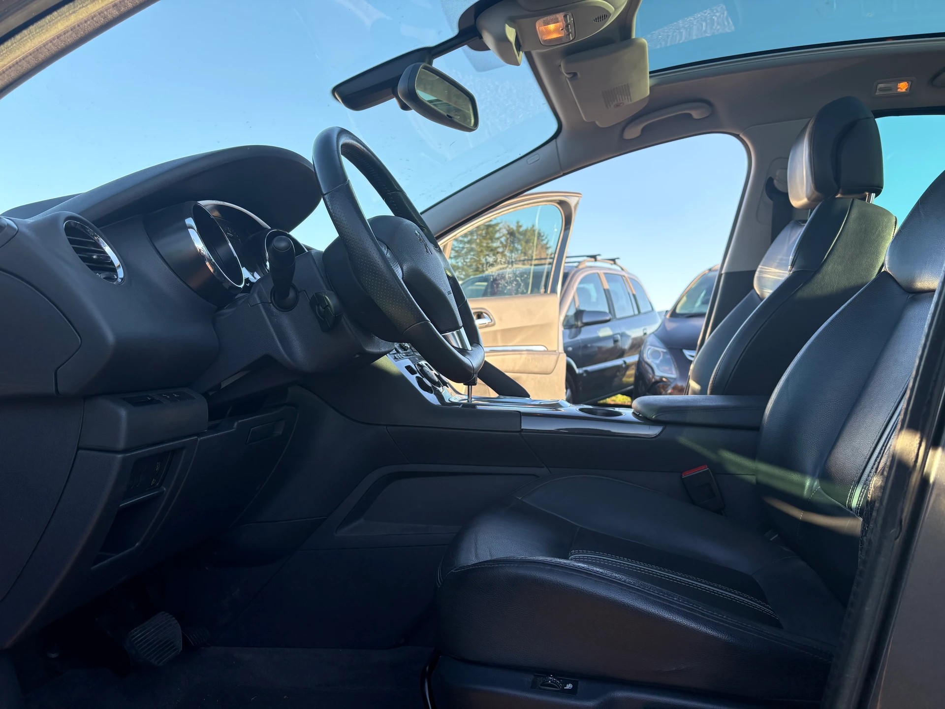 PEUGEOT 3008 1.6 16V T Allure Tiptronic-image-9