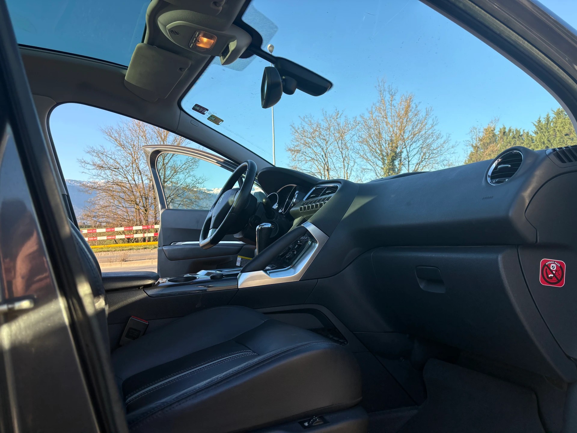 PEUGEOT 3008 1.6 16V T Allure Tiptronic-image-10