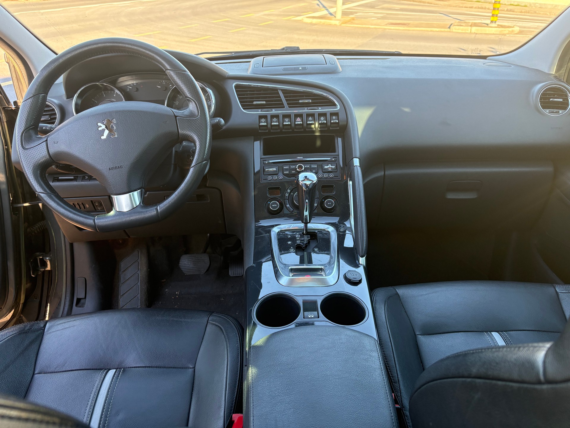 PEUGEOT 3008 1.6 16V T Allure Tiptronic-image-6