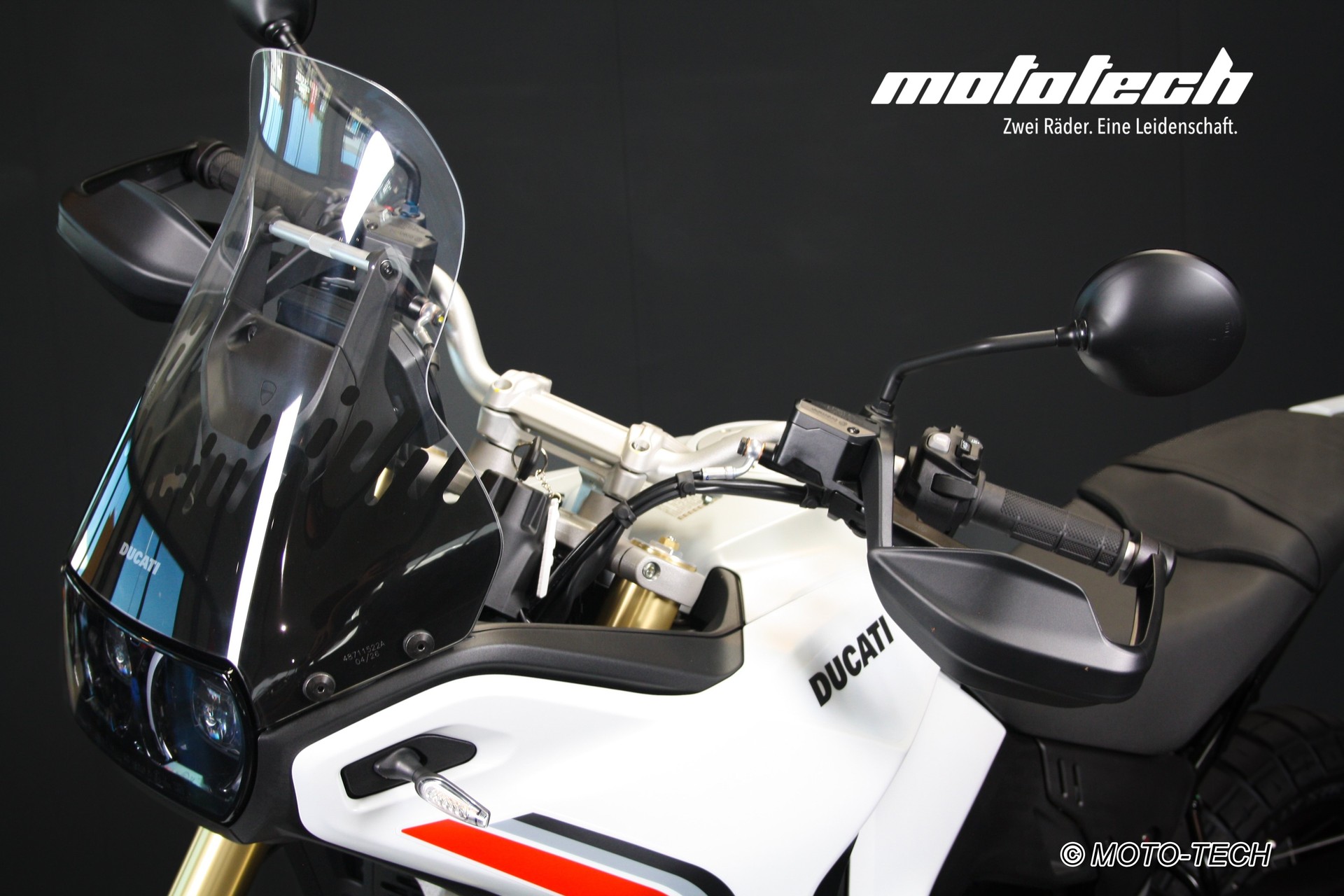 DUCATI Desert X MY26 V2 (81/35kW)-image-7