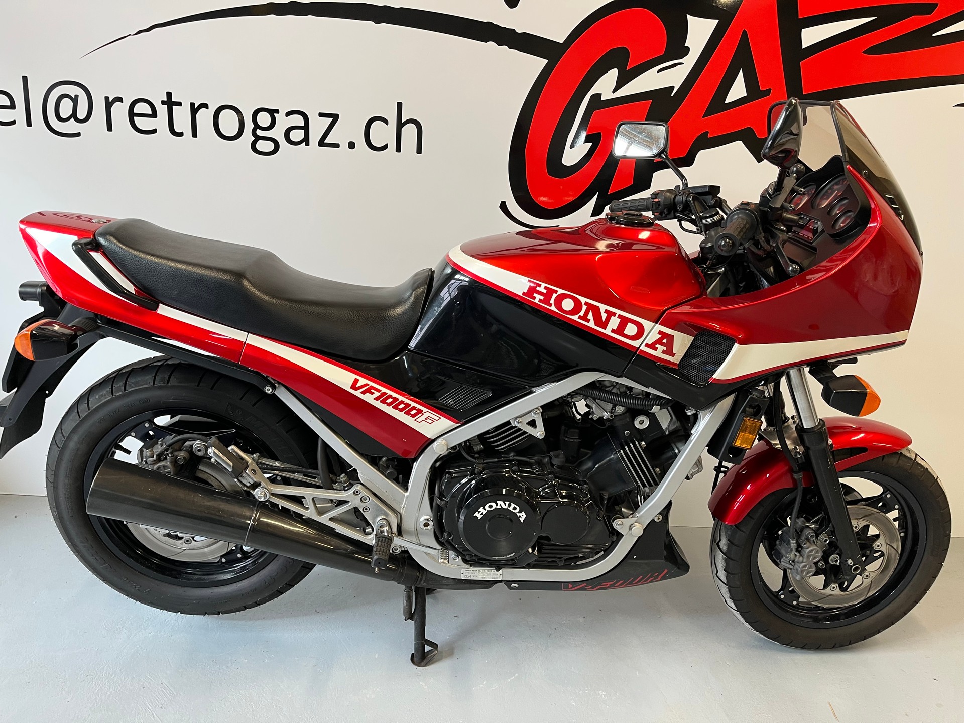 HONDA VF 1000 F-image-1